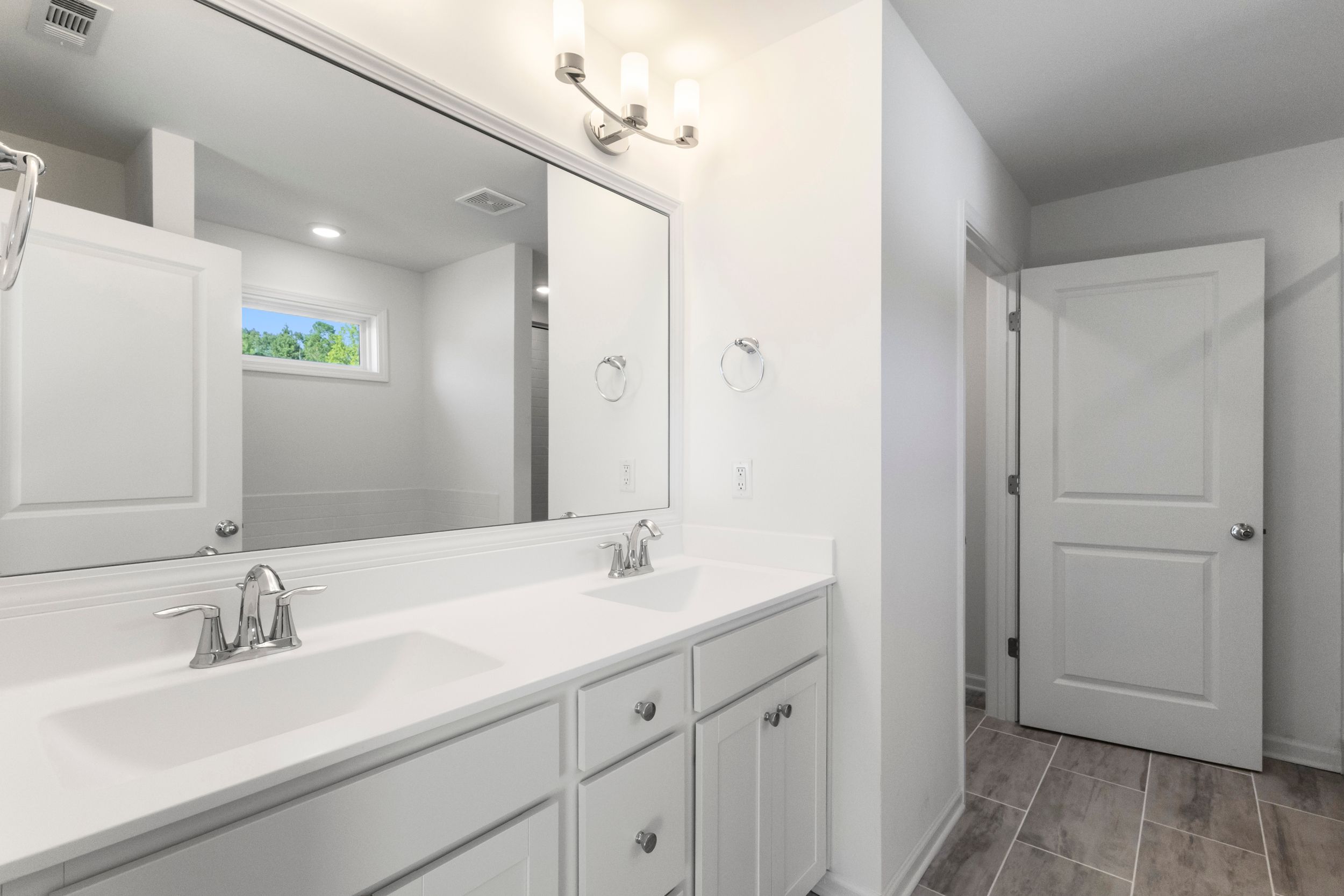 McClean II - Master Bathroom