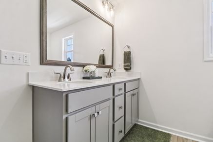 Crestfall II - Master Bath