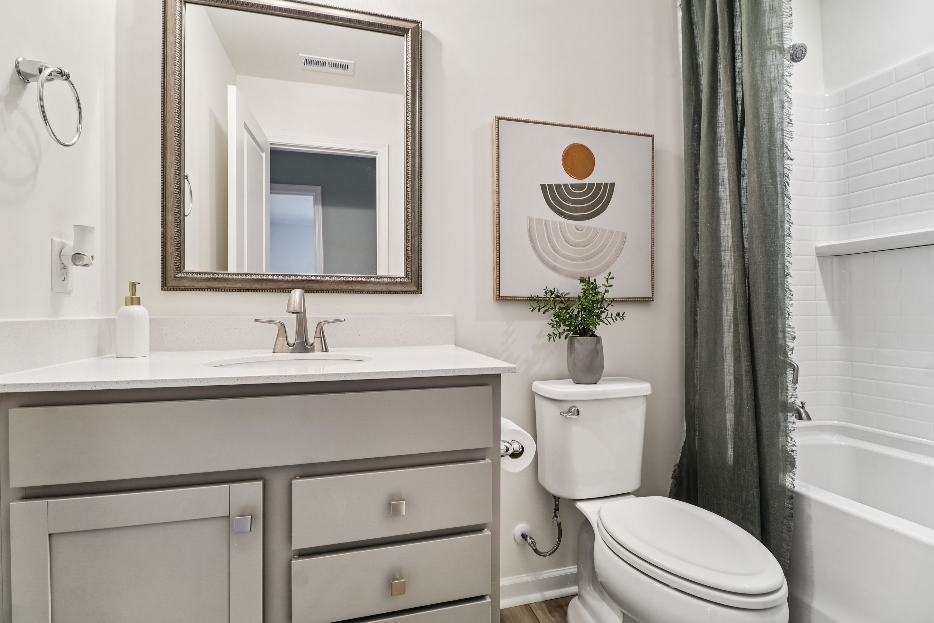 Crestfall II - Bathroom