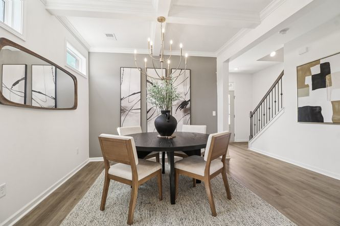 Porter II - Dining Room