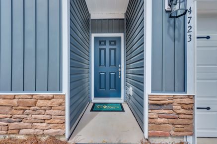 Darcy II - Front Entrance