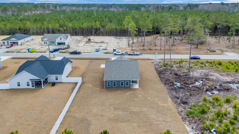 Darcy II - Back Exterior