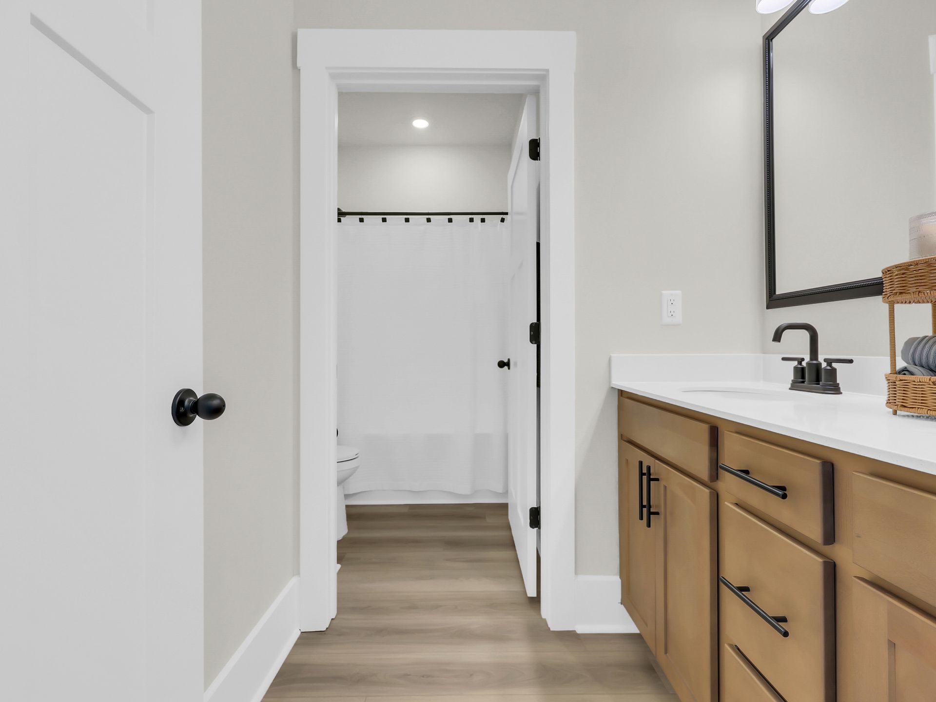 Courtland II - Bathroom