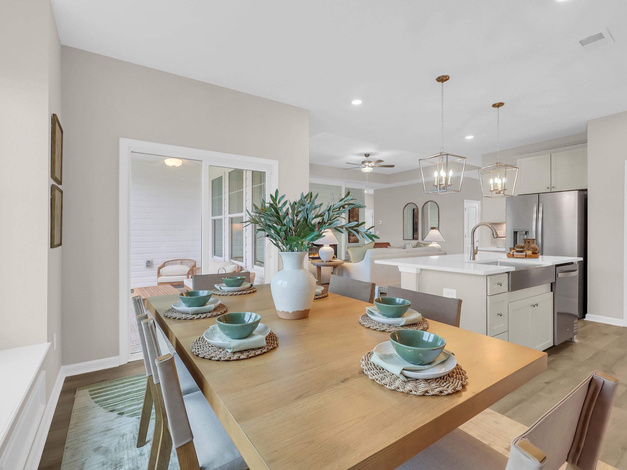 Odessa II - Dining Room