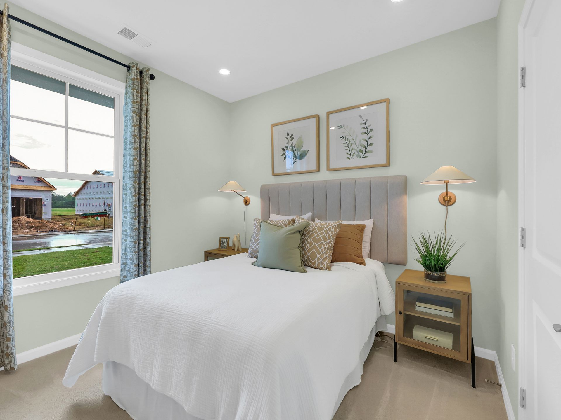 Odessa II - Bedroom