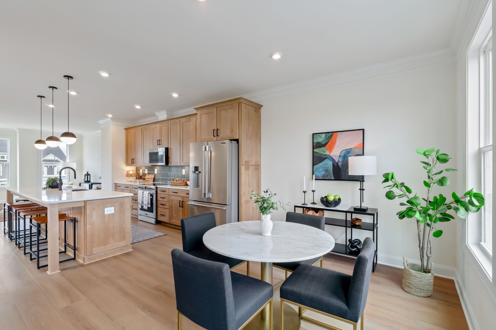 Dining Area & Kitchen