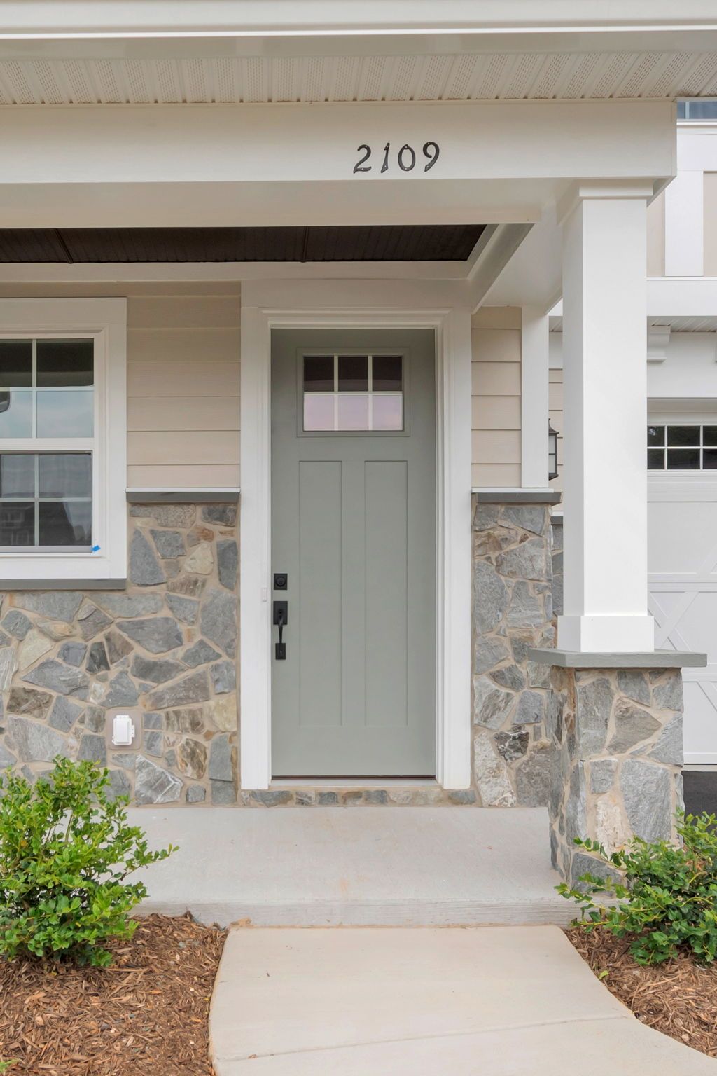 Photos are representational and may include upgrades. Ask sales manager for info.