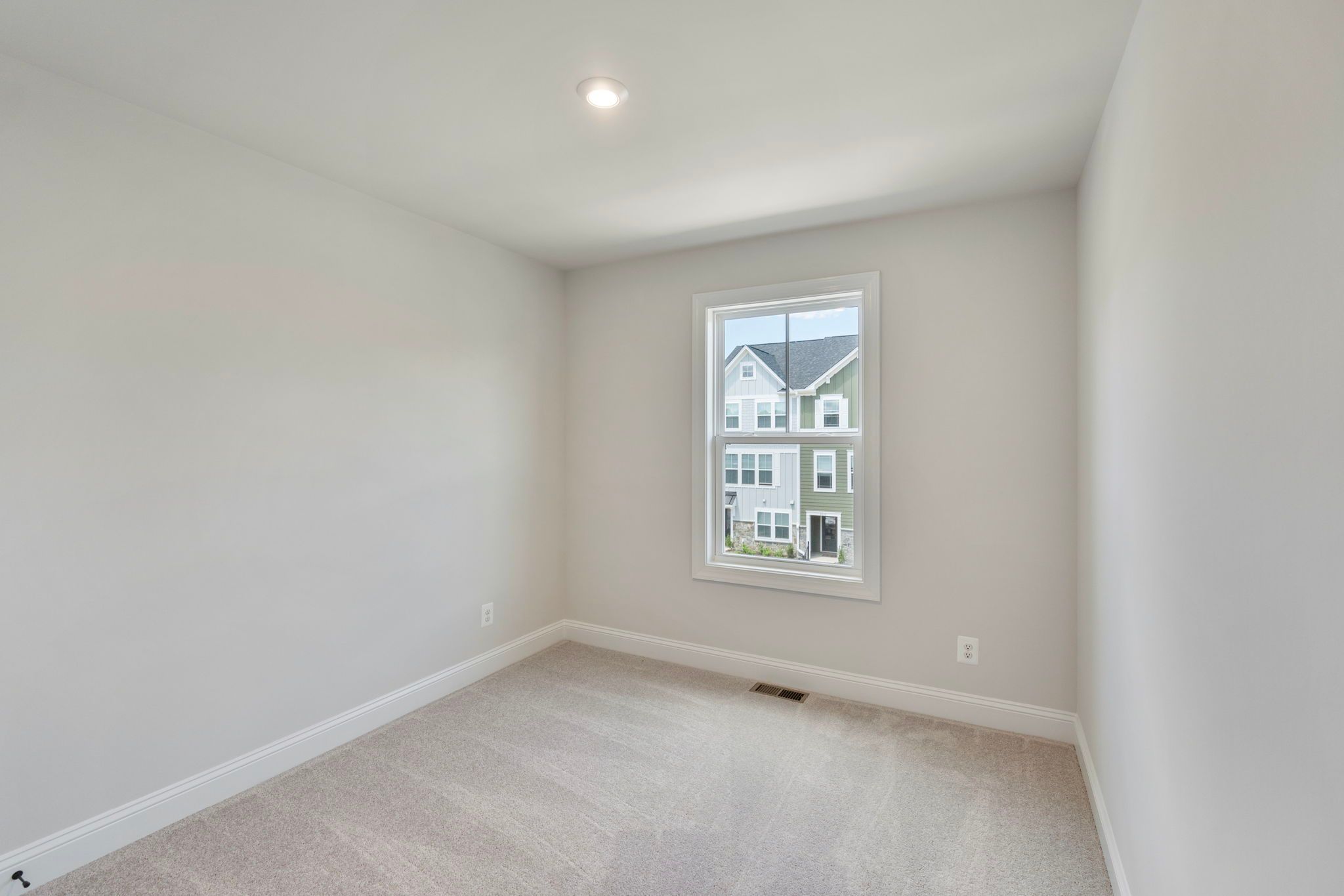 Secondary bedroom 1 - similar to photo