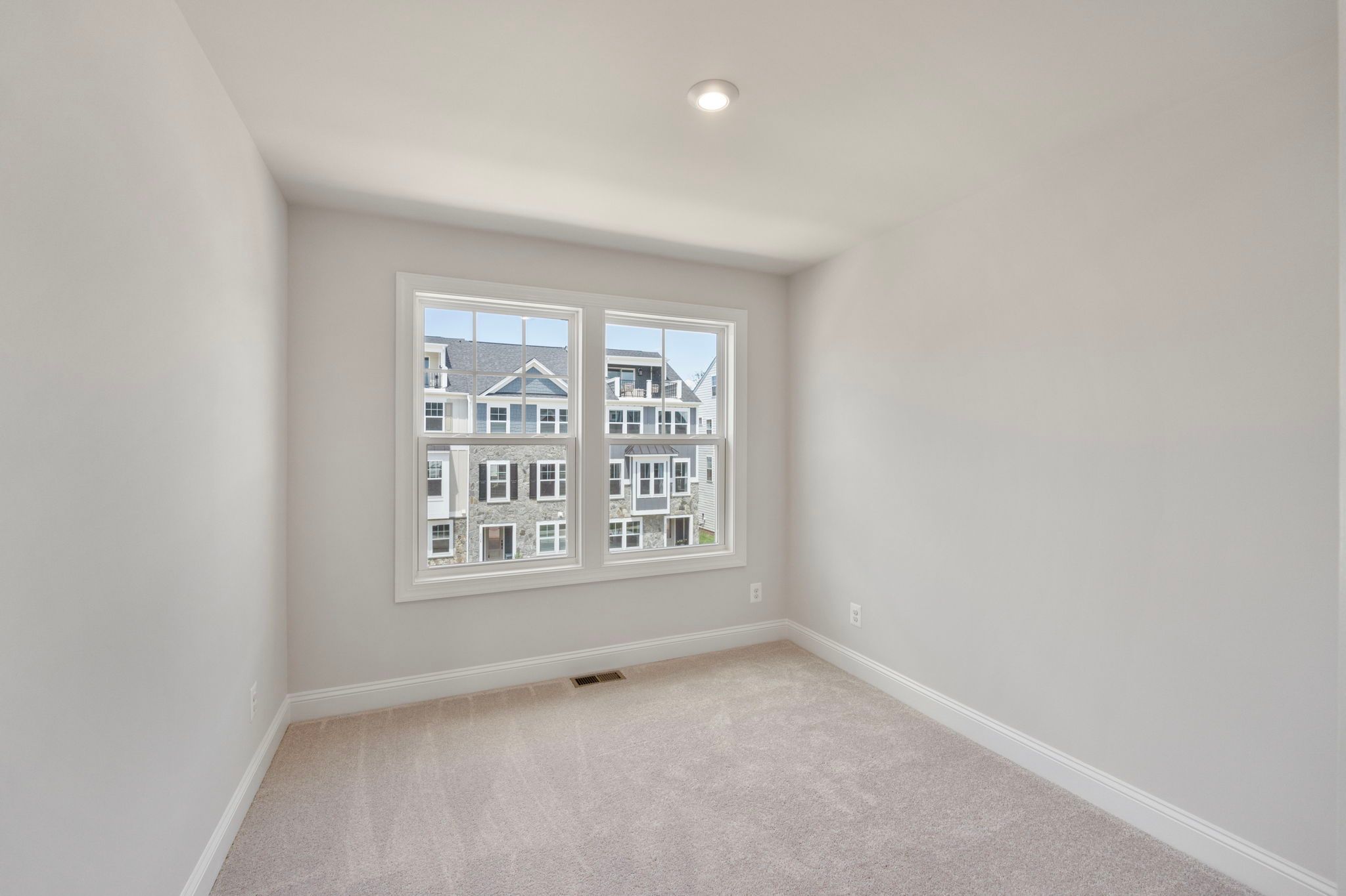 Secondary bedroom 2 - similar to photo