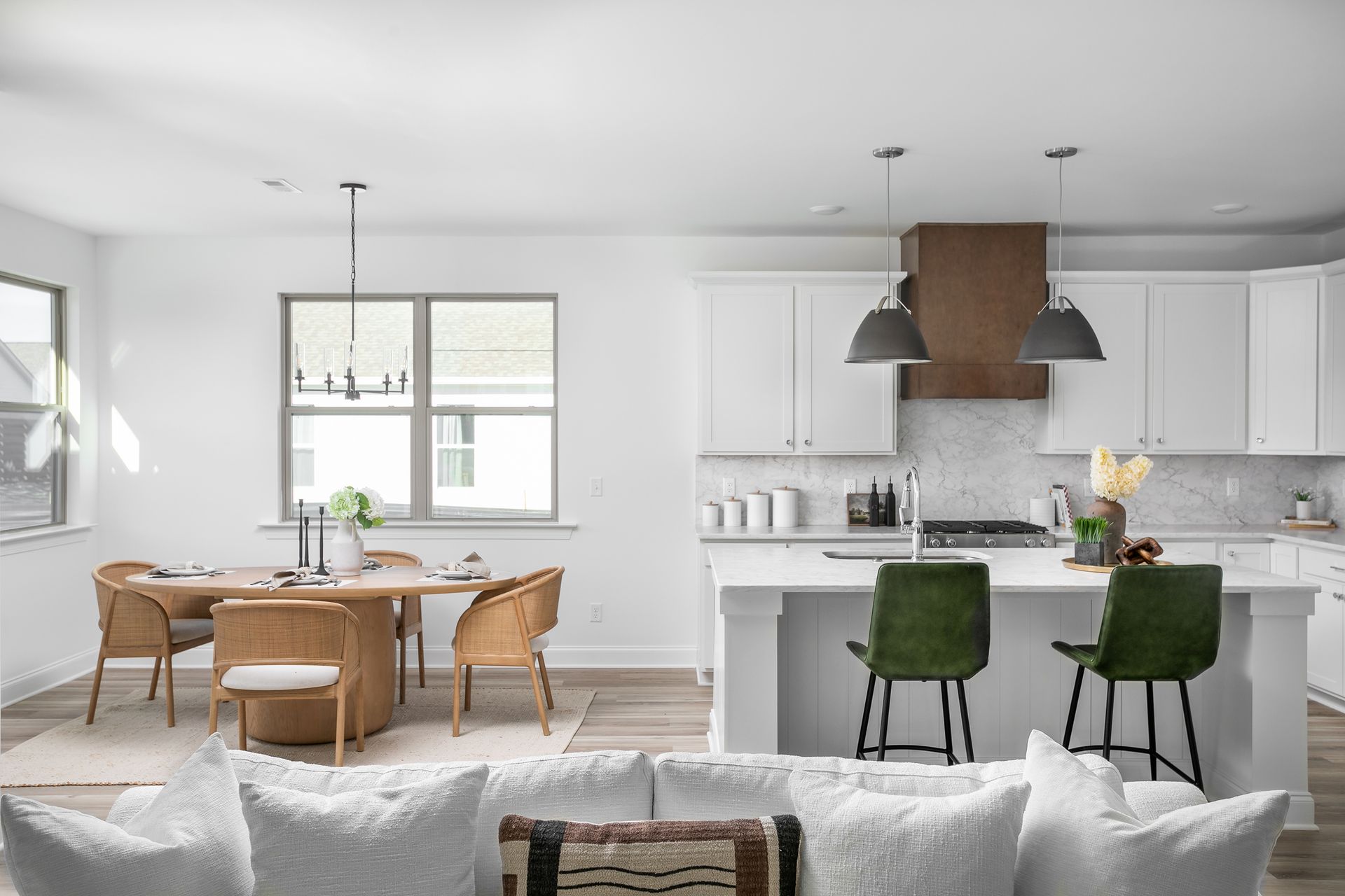 Optional windows in dining room