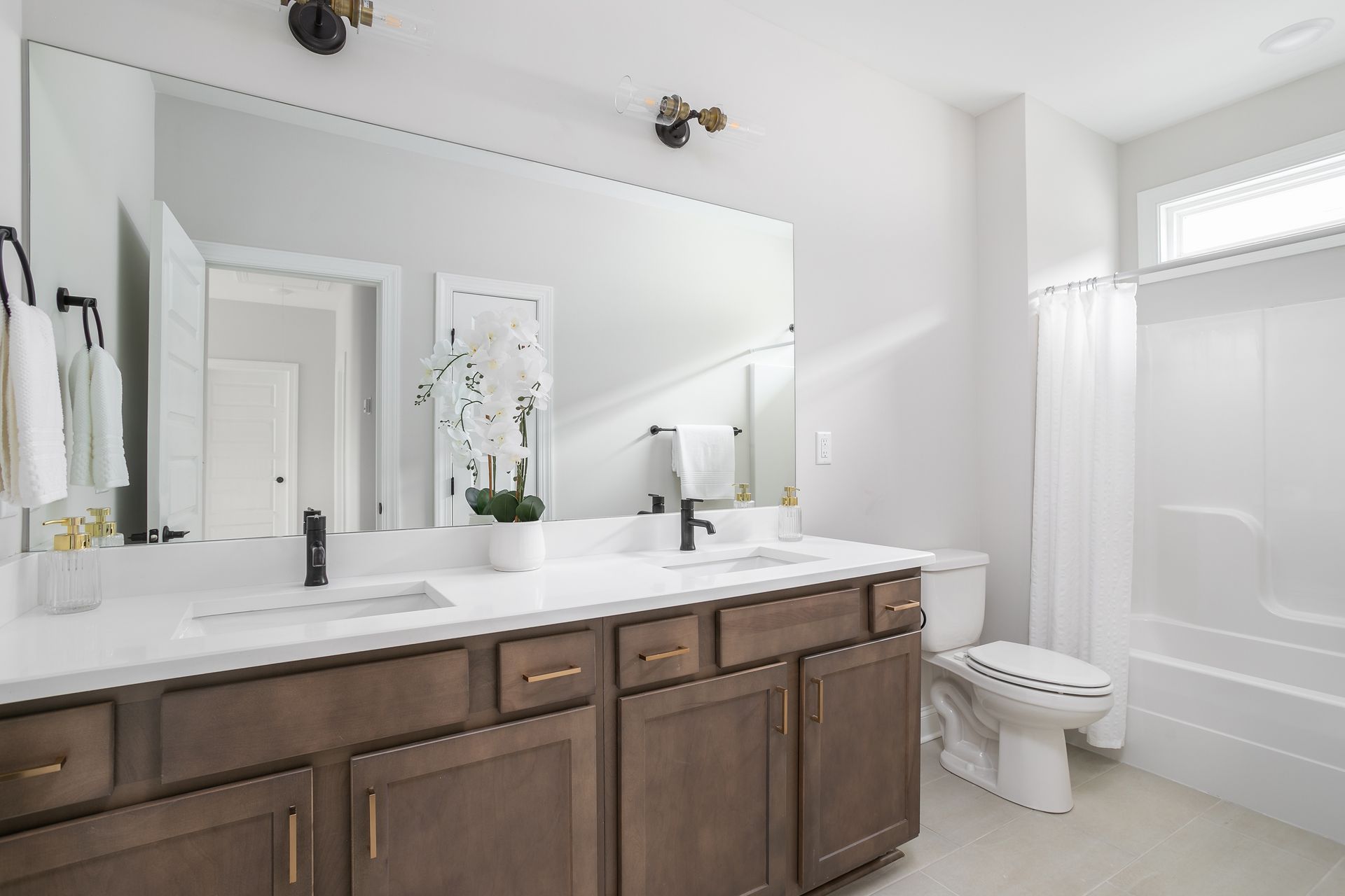 With Double Vanity option