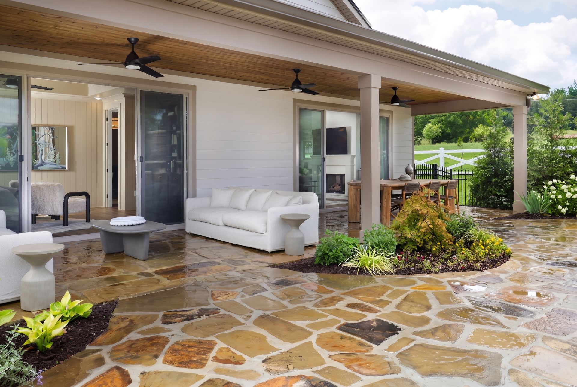 Rear covered porch