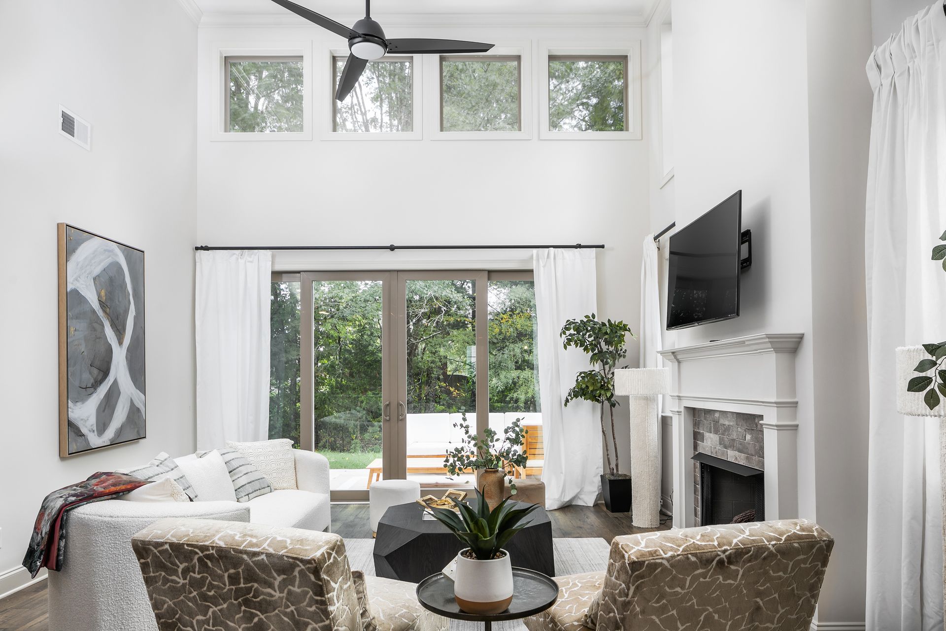 16' ceiling and fireplace options