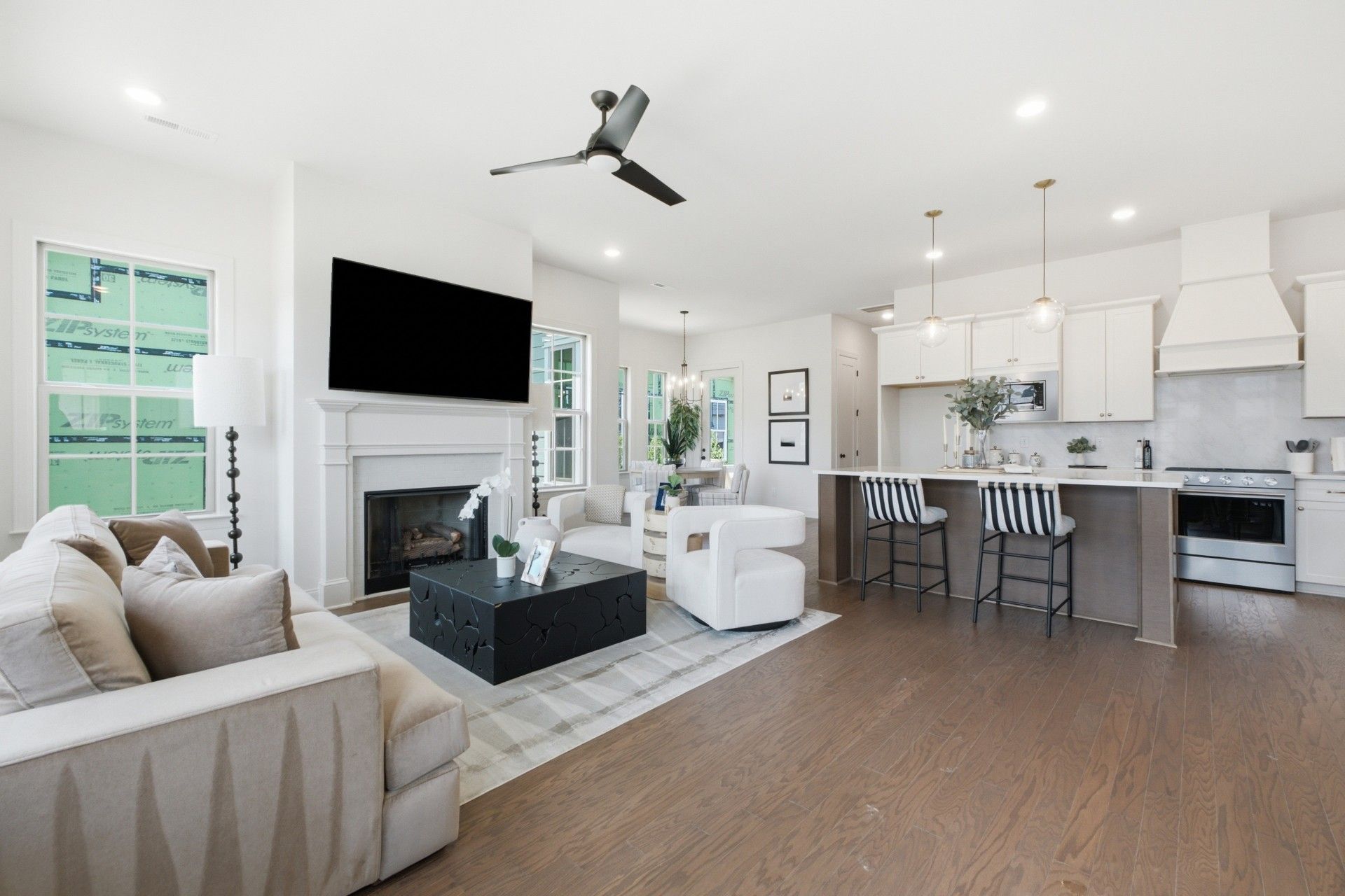 Shown with optional Bonus Room above