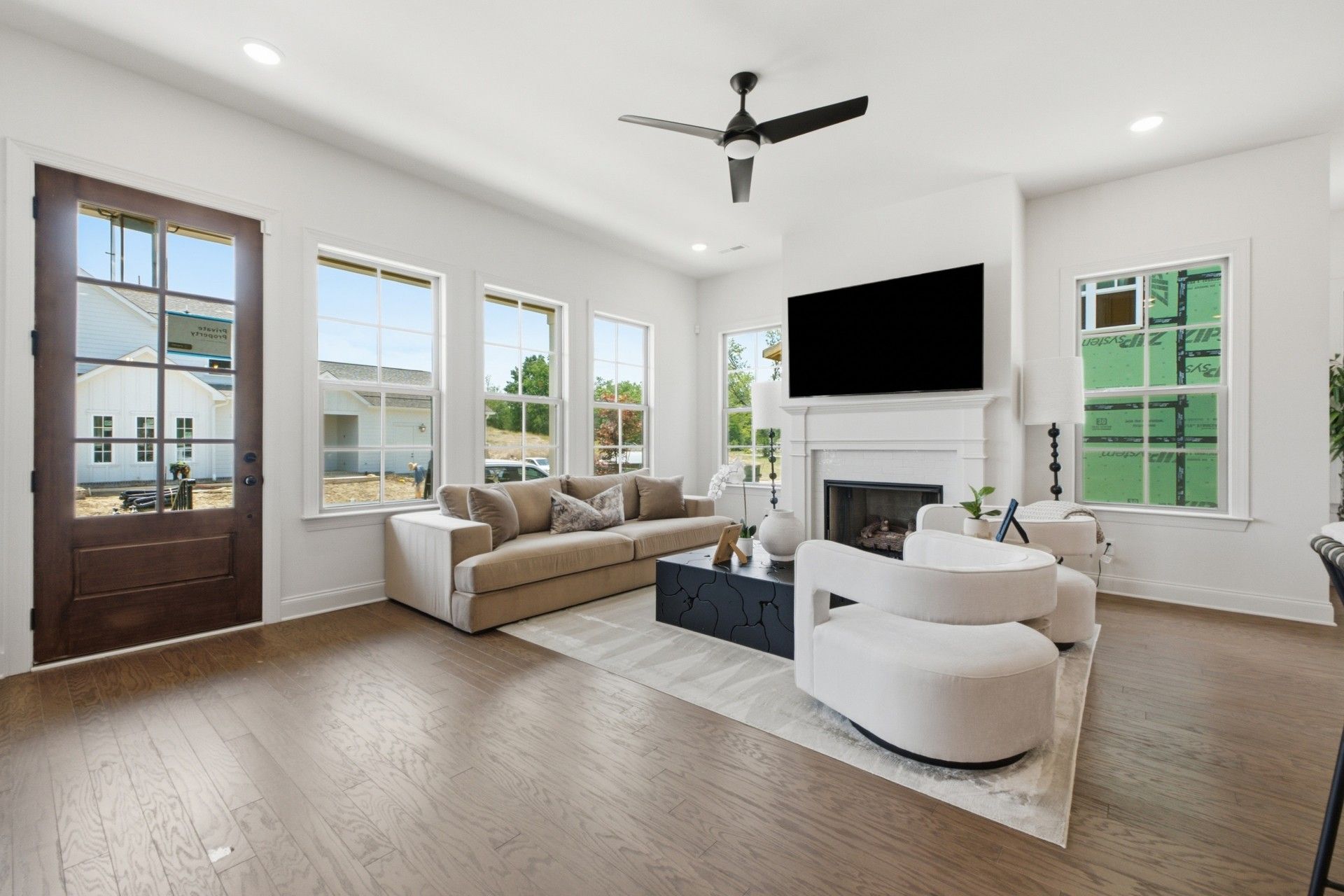 Shown with optional Bonus Room above