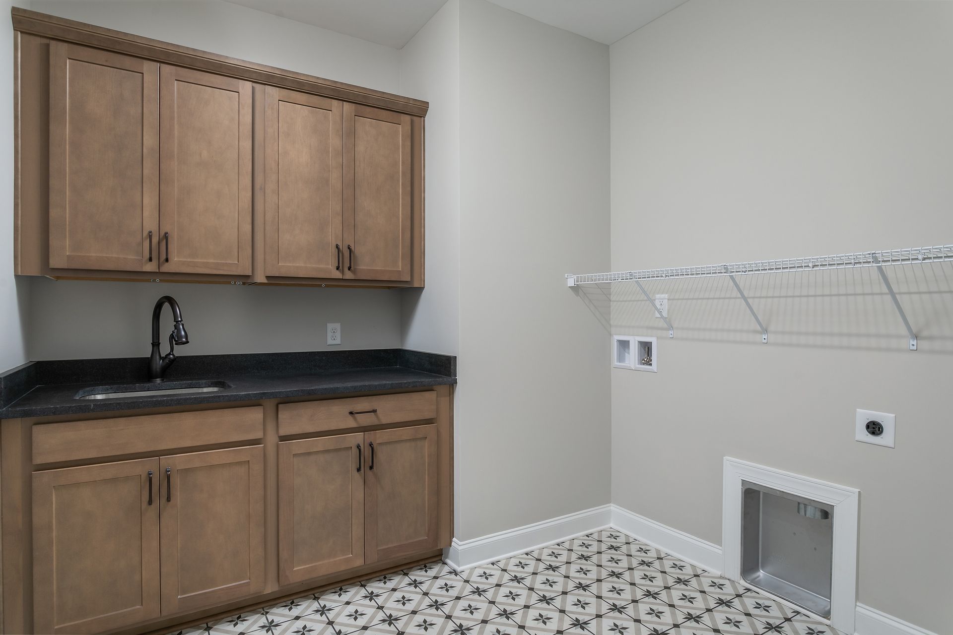 Shown with Folding Station option