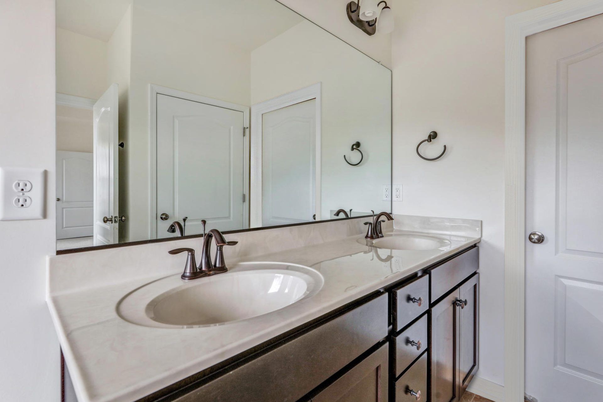 17_Beechridge_Owner's Bath