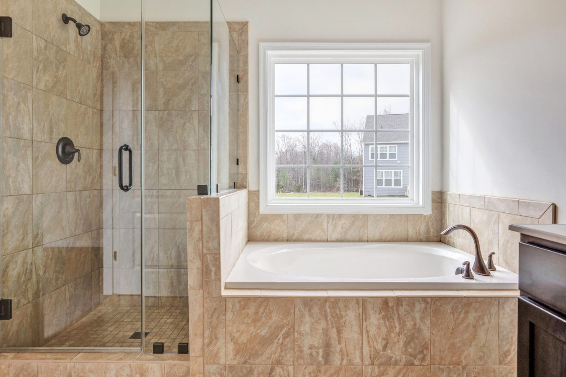 18_Beechridge_Owner's Bath