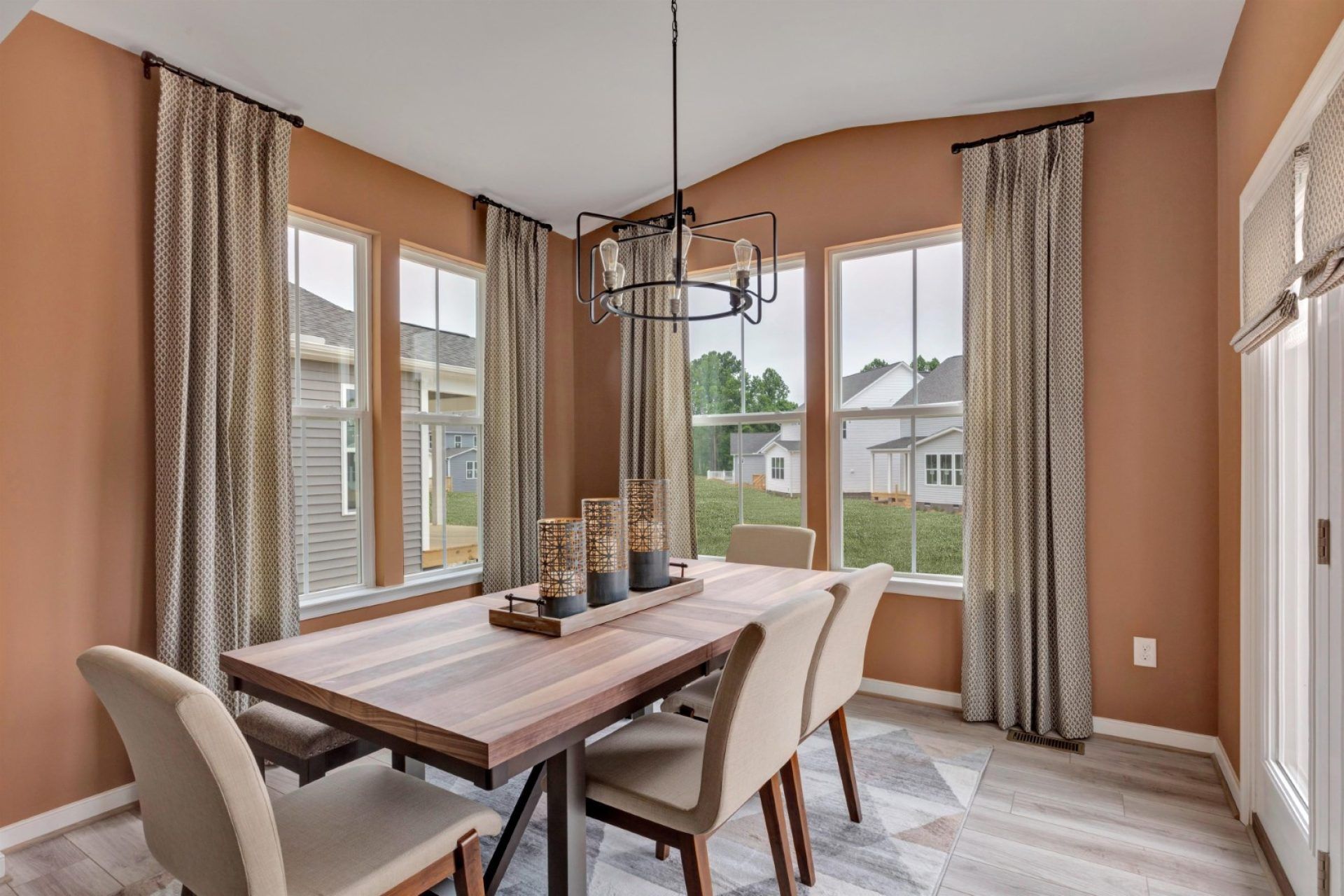 17-Dining Room (Large)