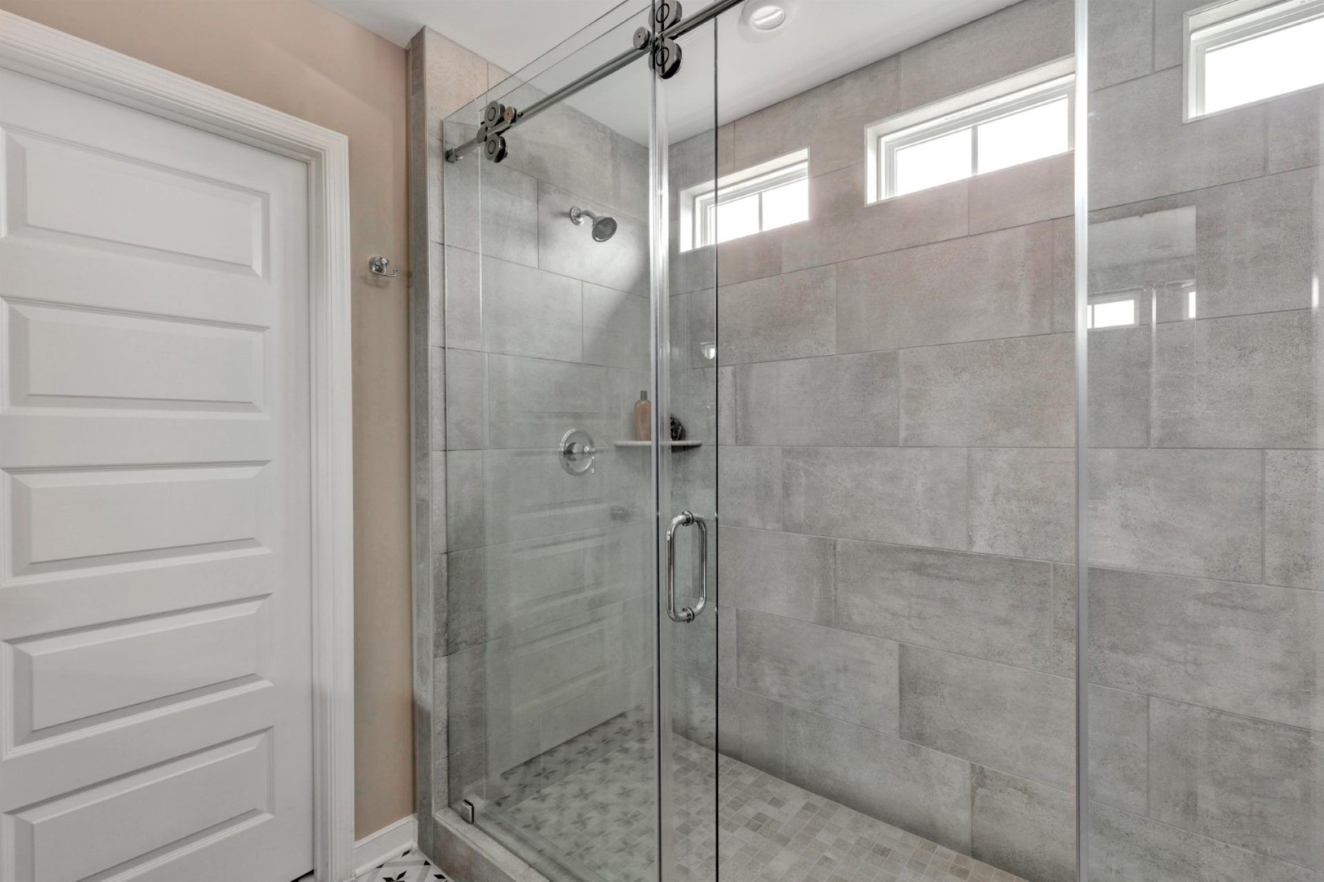 28-Owner's Bath (Large)