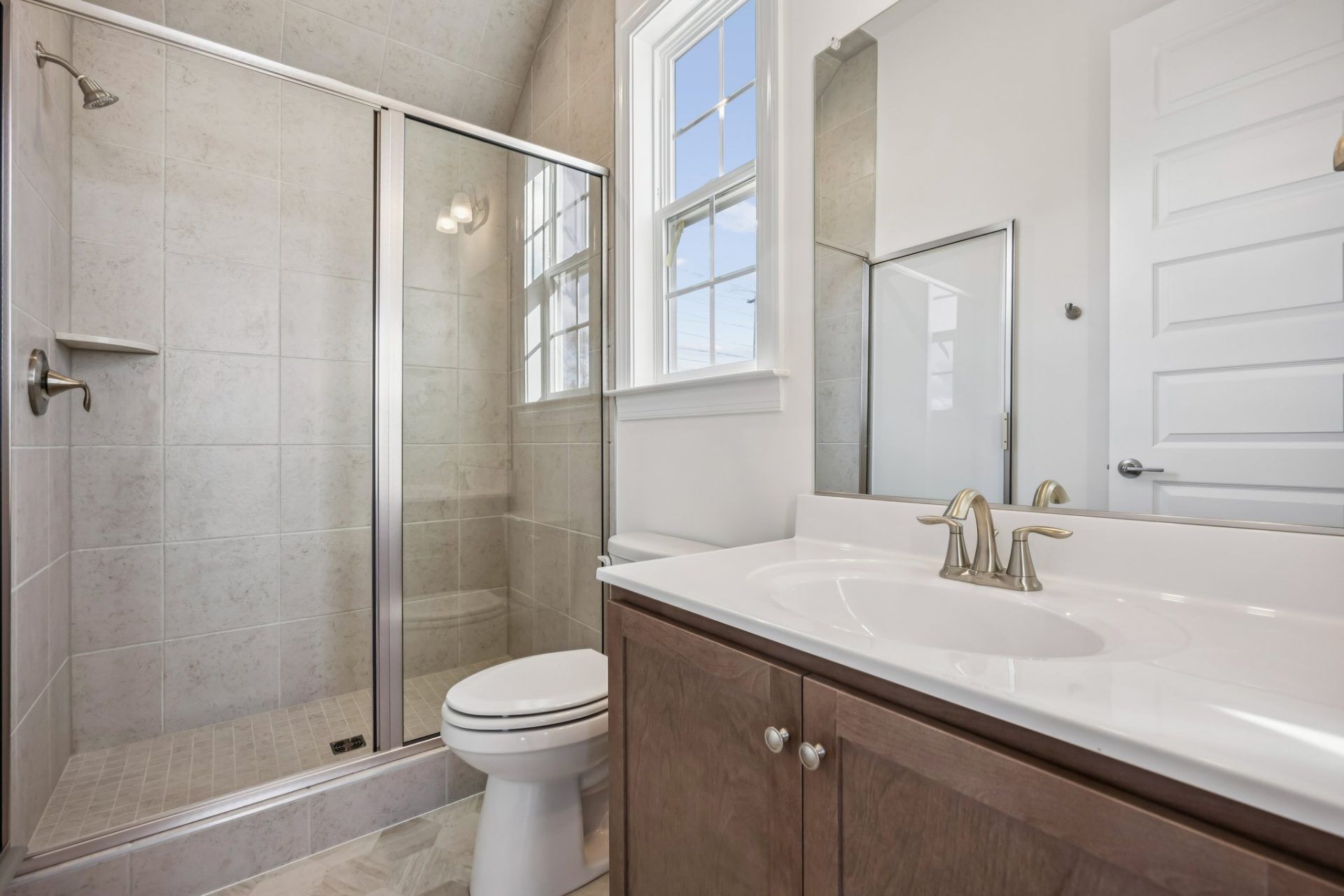 013 HHHunt Homes Haven Bath 2