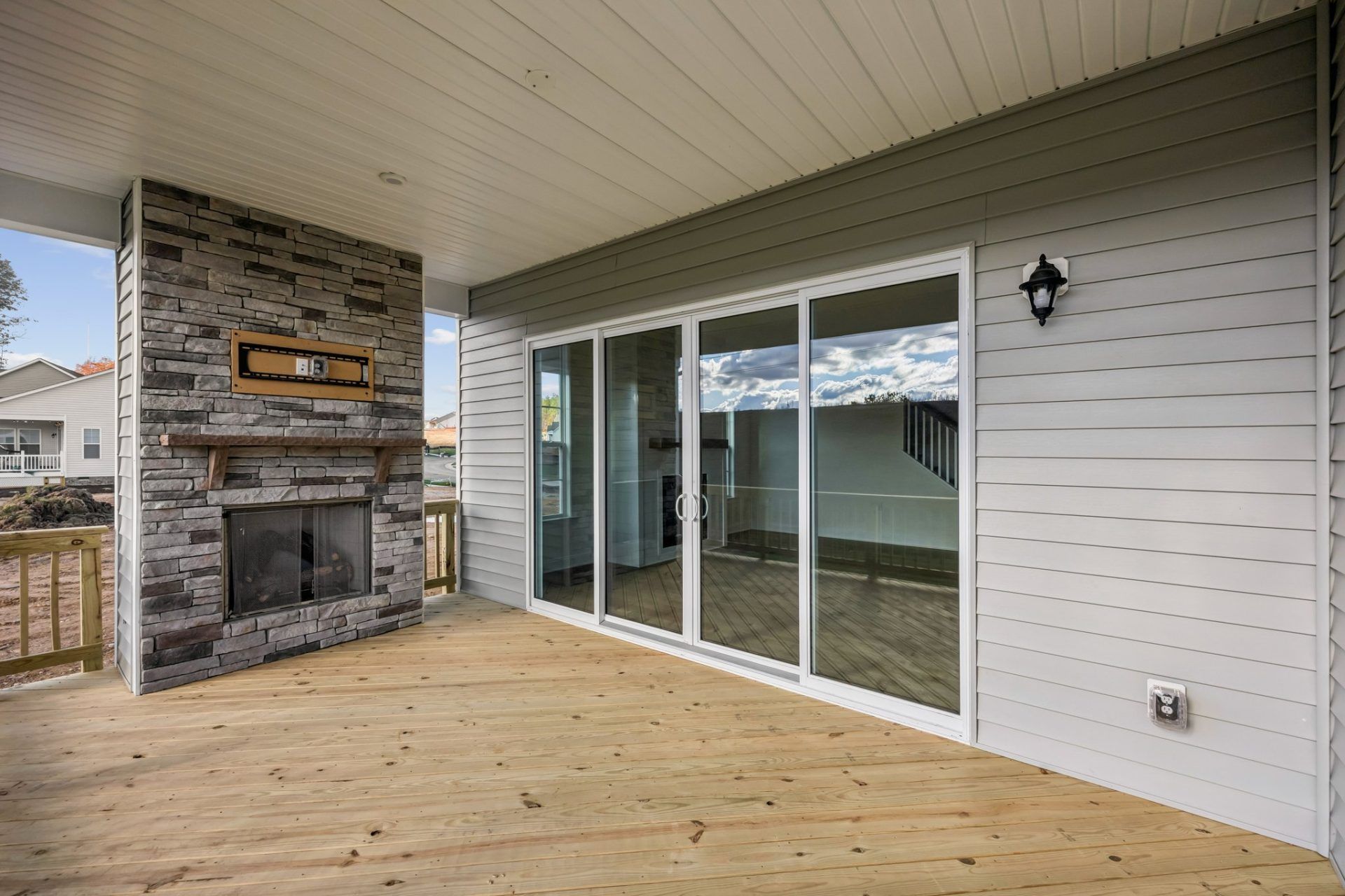 018 HHHunt Homes Haven Covered Porch