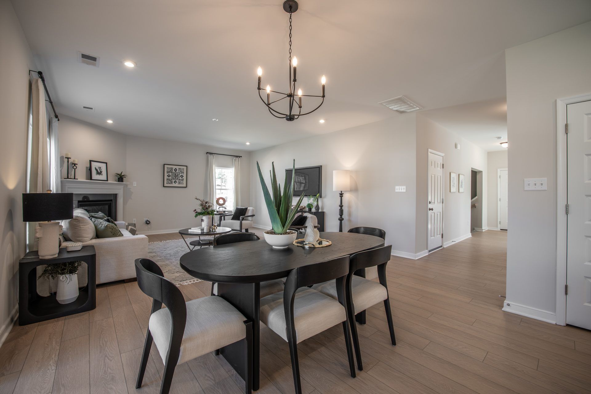 008 HHHunt Homes King Dining area and Family Room