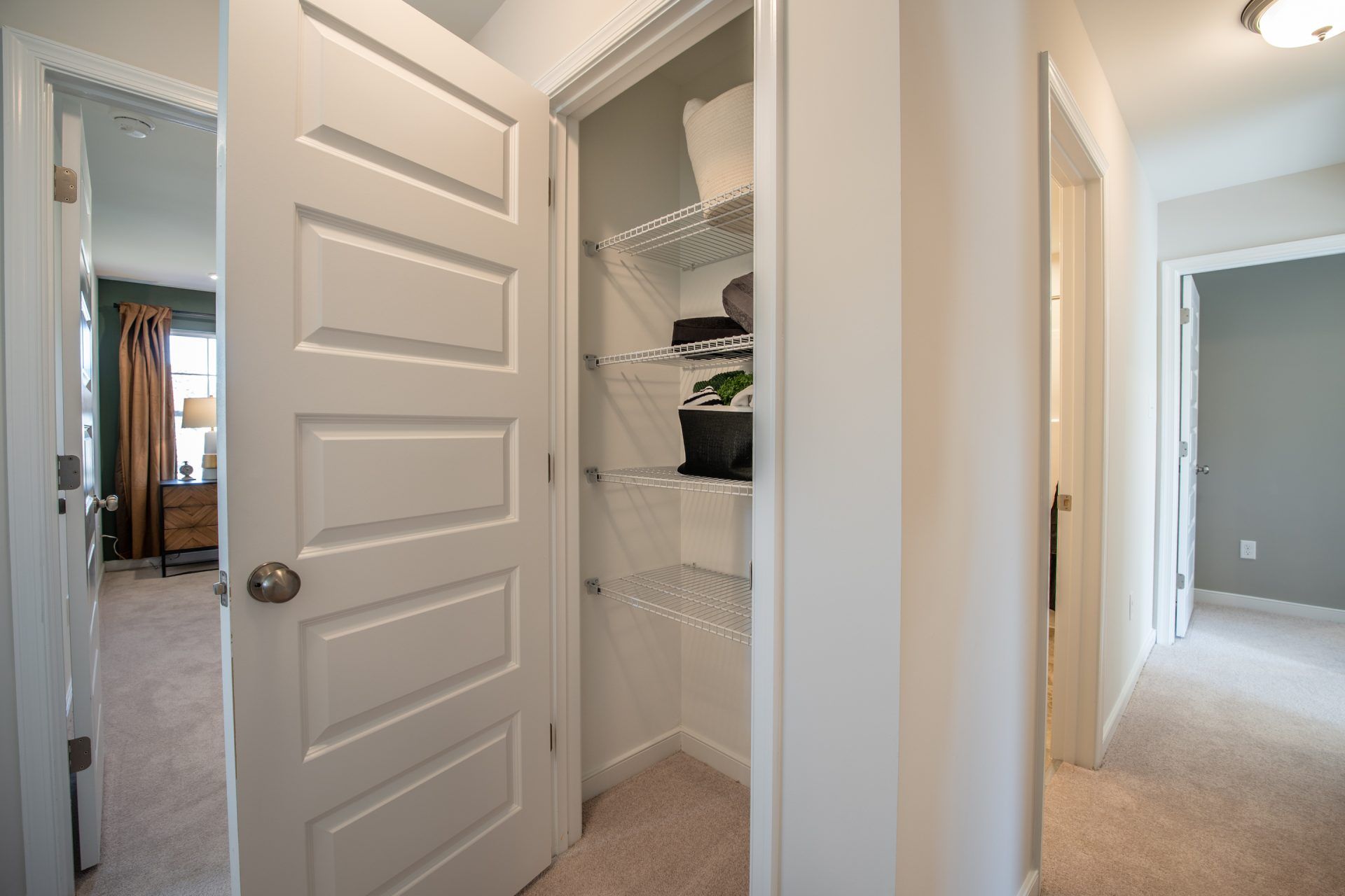 031 HHHunt Homes King Linen Closet