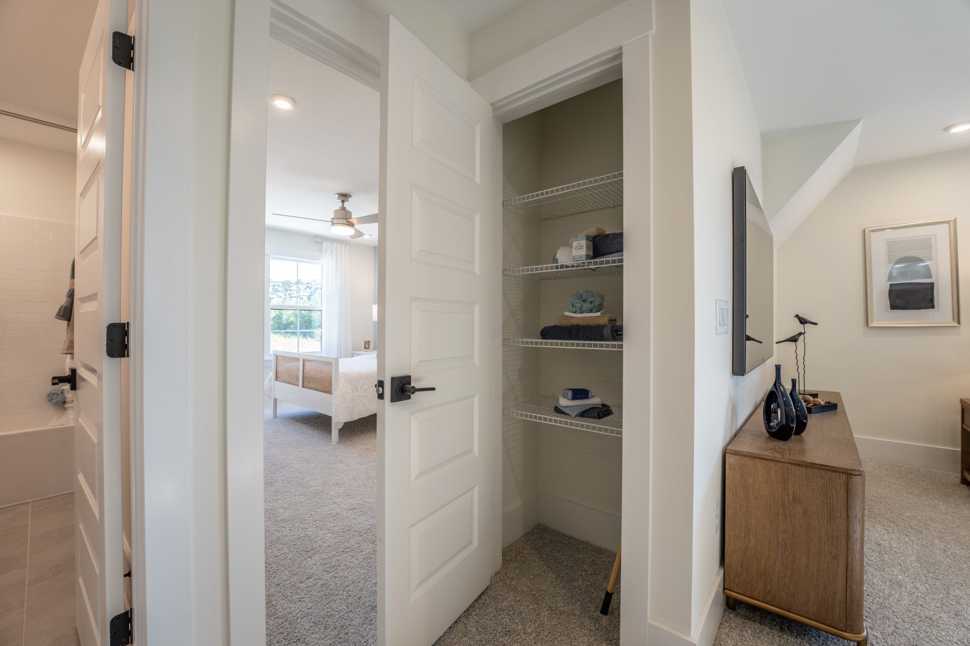 25 HHHunt Homes - Chatham- Hall Closet