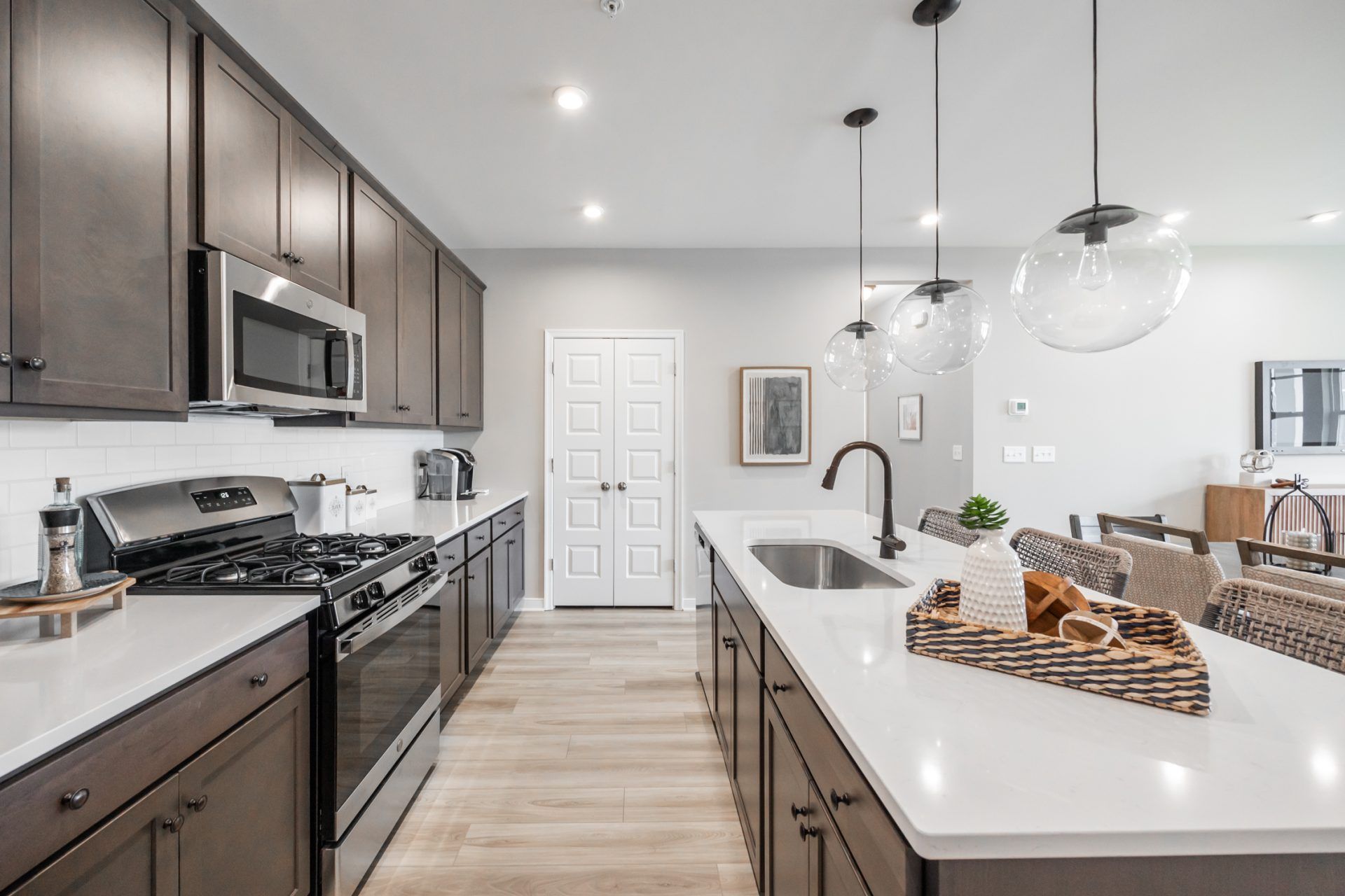 10 HHHunt Homes Lincoln Kitchen