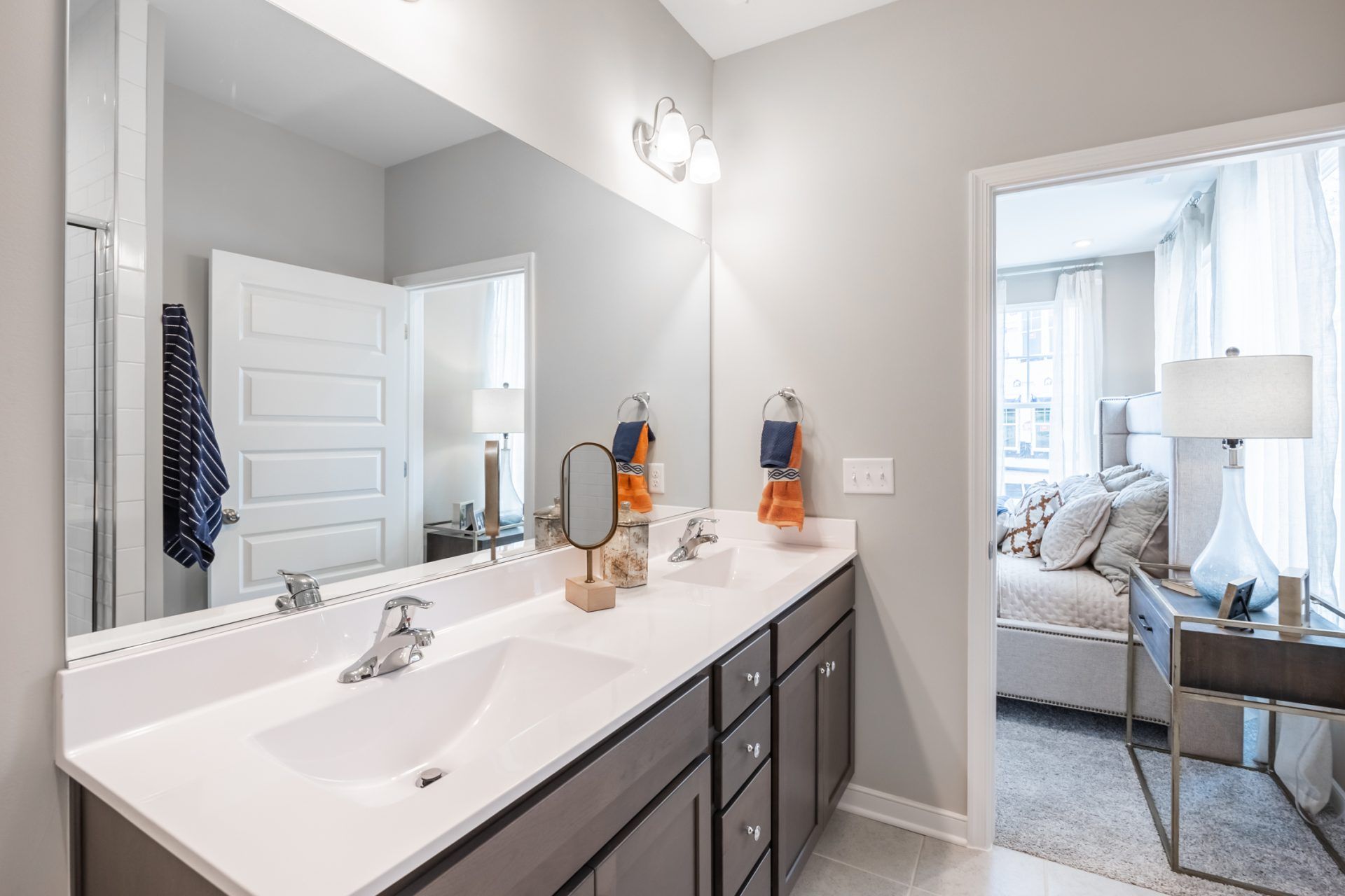 18 HHHunt Homes Lincoln Primary Bath
