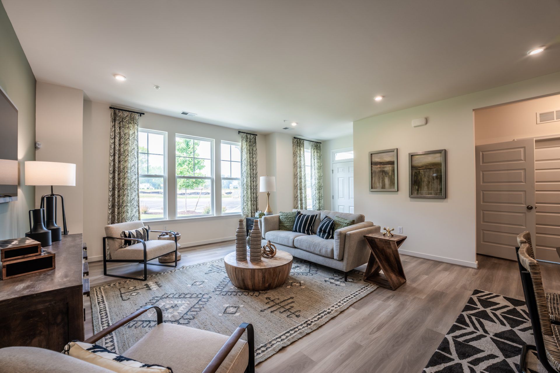 006_Bristol 1_Family Room