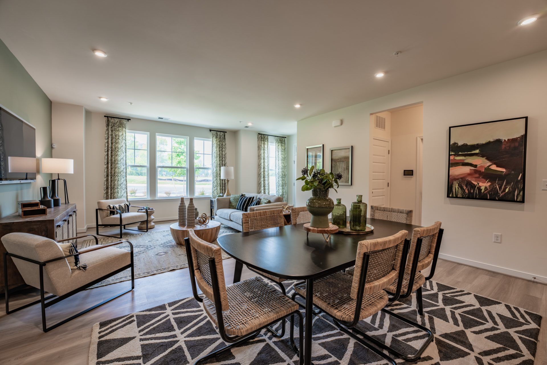 010_Bristol 1_Dining Area