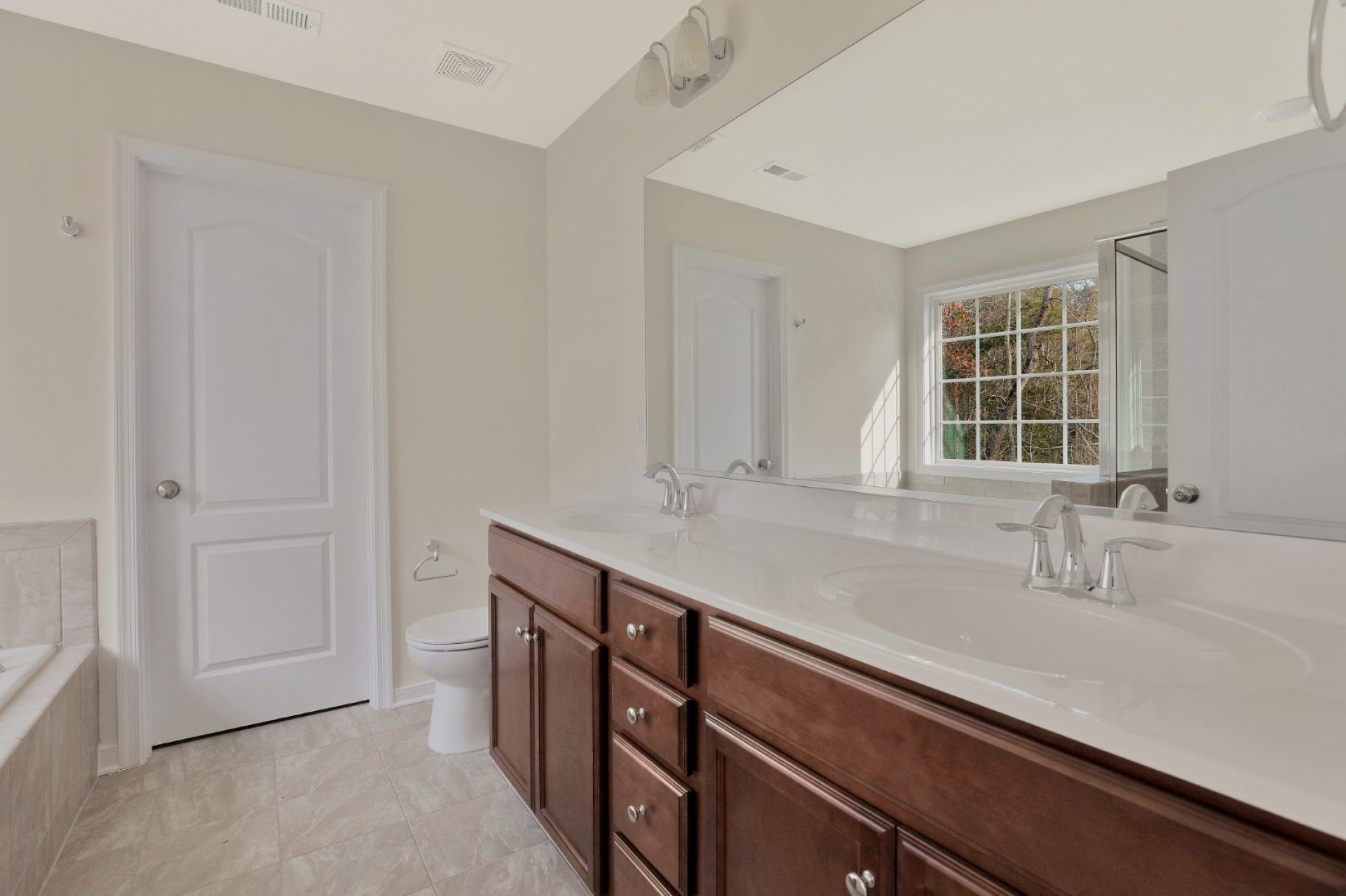 HHHunt Homes Marlowe-print-017-6-Owners Bath