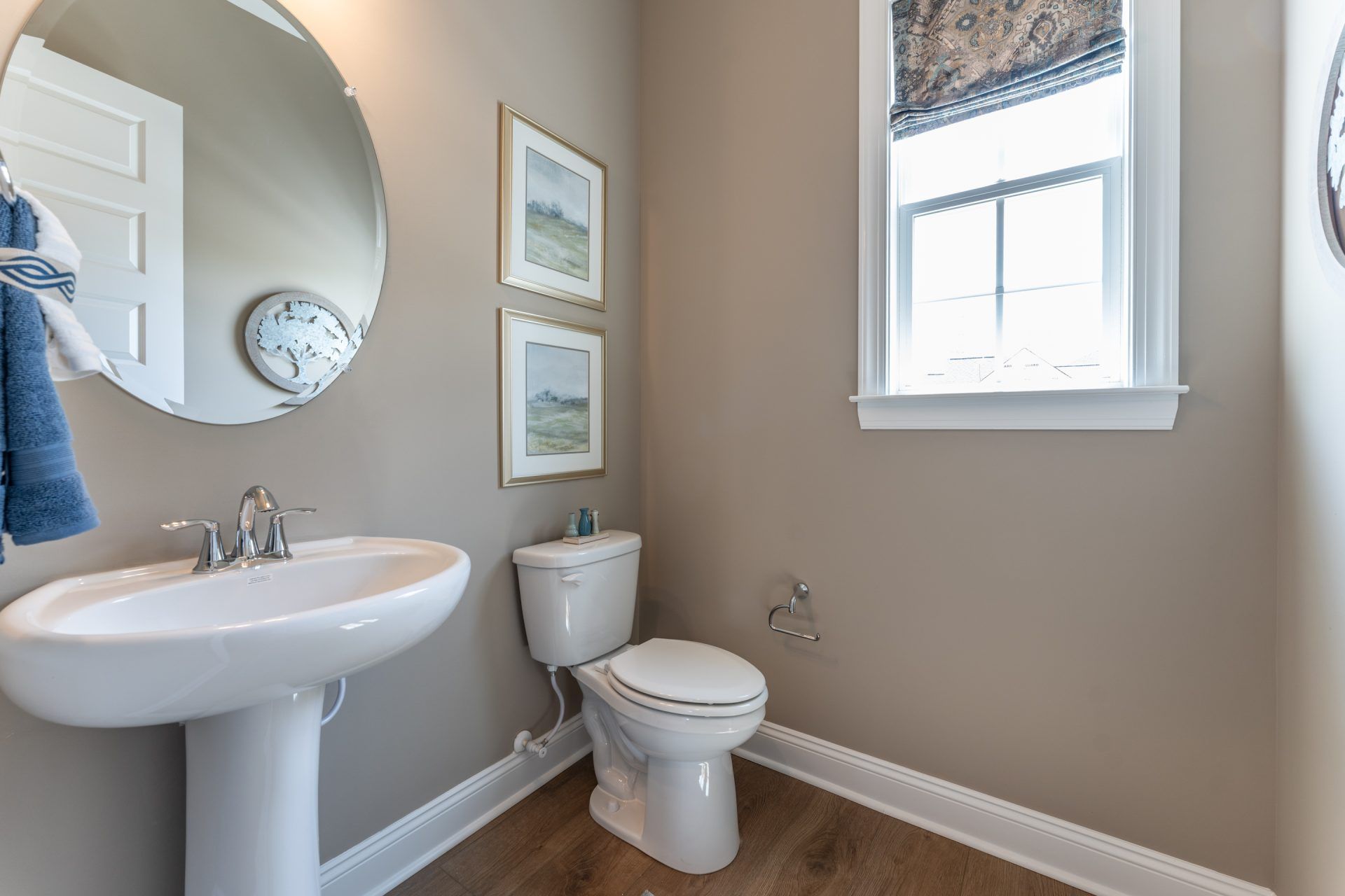 04 HHHunt Homes Retreat Powder Room