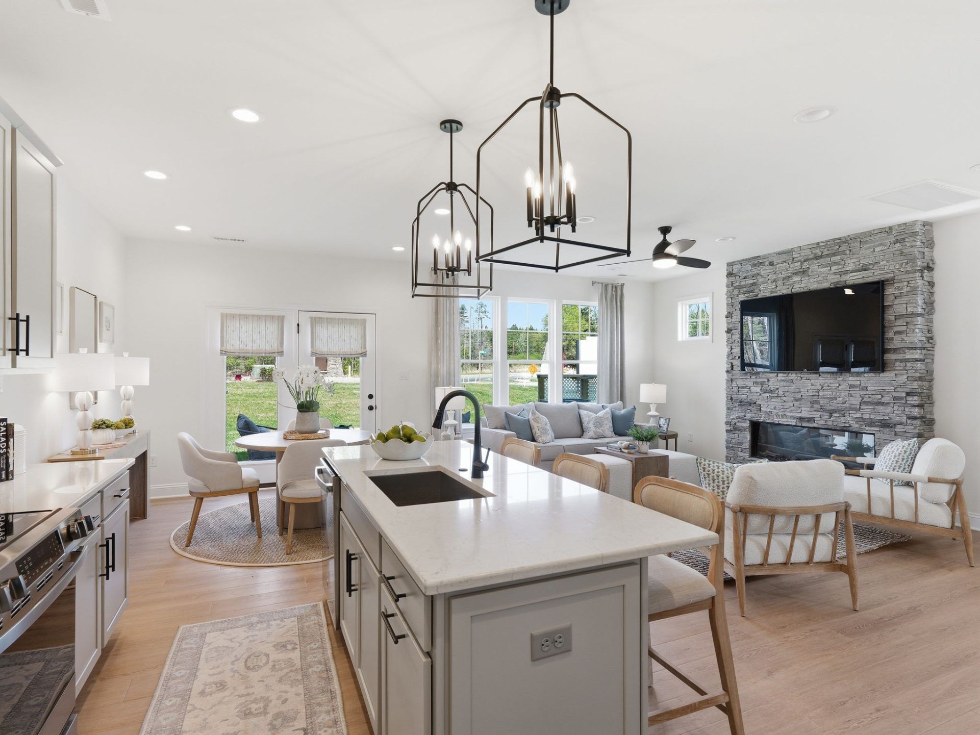 002 HHHunt Homes Braxton Kitchen Nook and Family Room