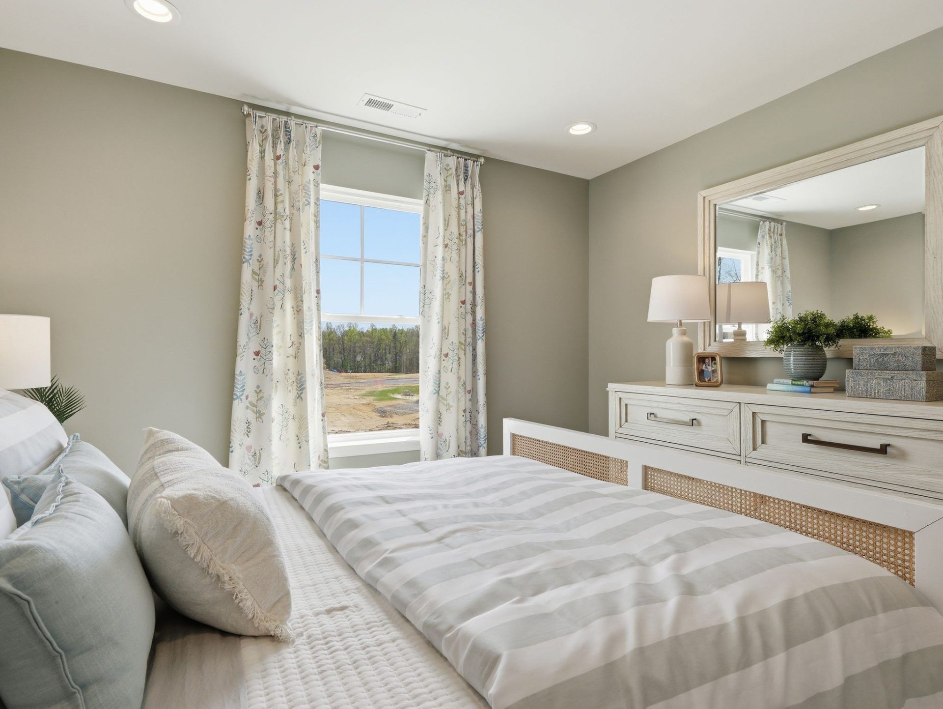 019 HHHunt Homes Braxton Bedroom 3