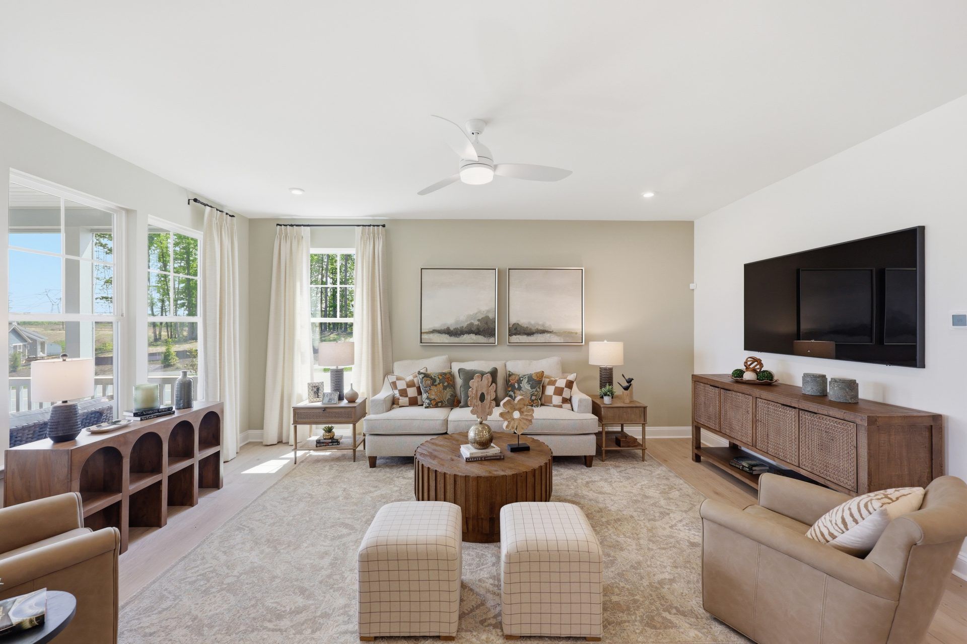 005 HHHunt Homes Morgan Family Room