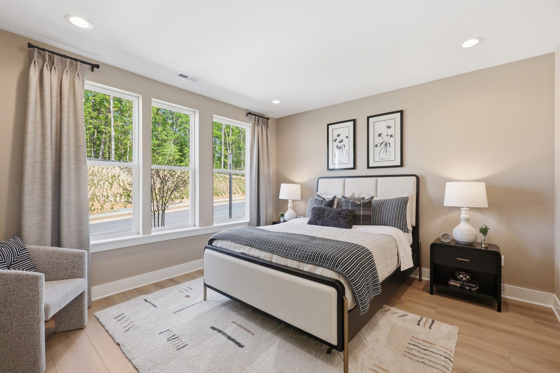 002 HHHunt Homes Foster Guest Ensuite
