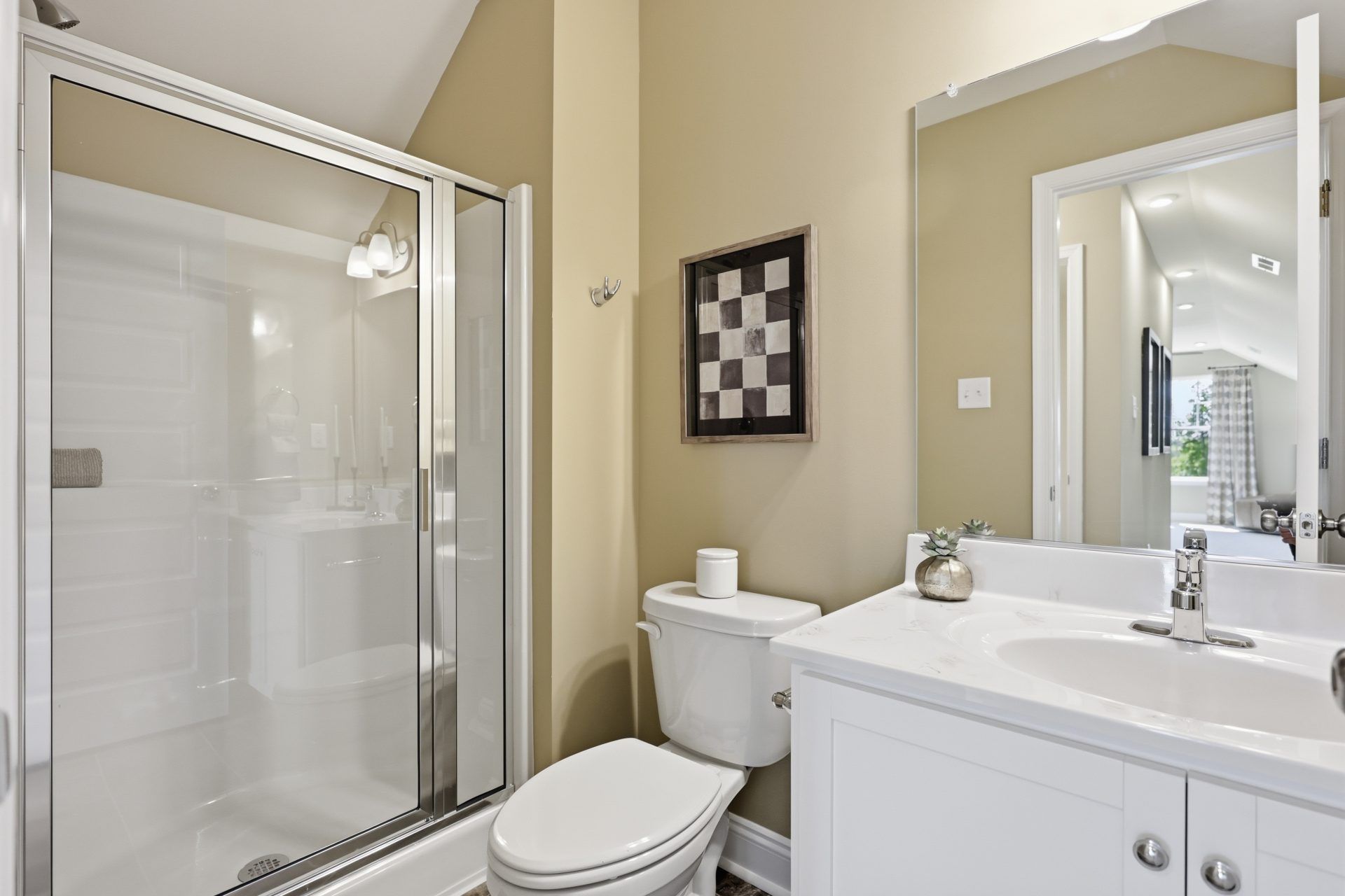 034 HHHunt Homes Morgan Full Bath on 3rd Floor