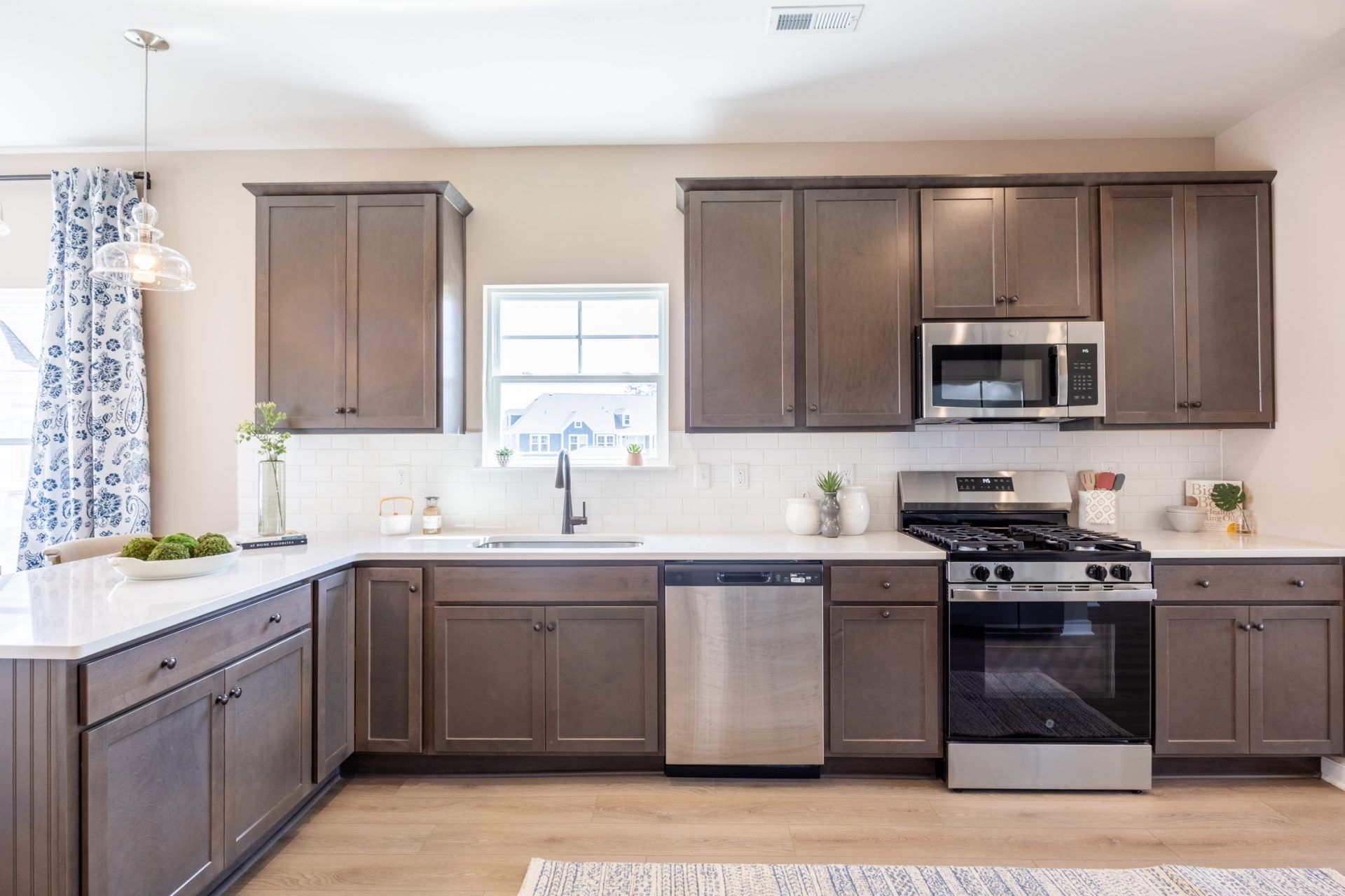 011 HHHunt Homes Donovan Kitchen