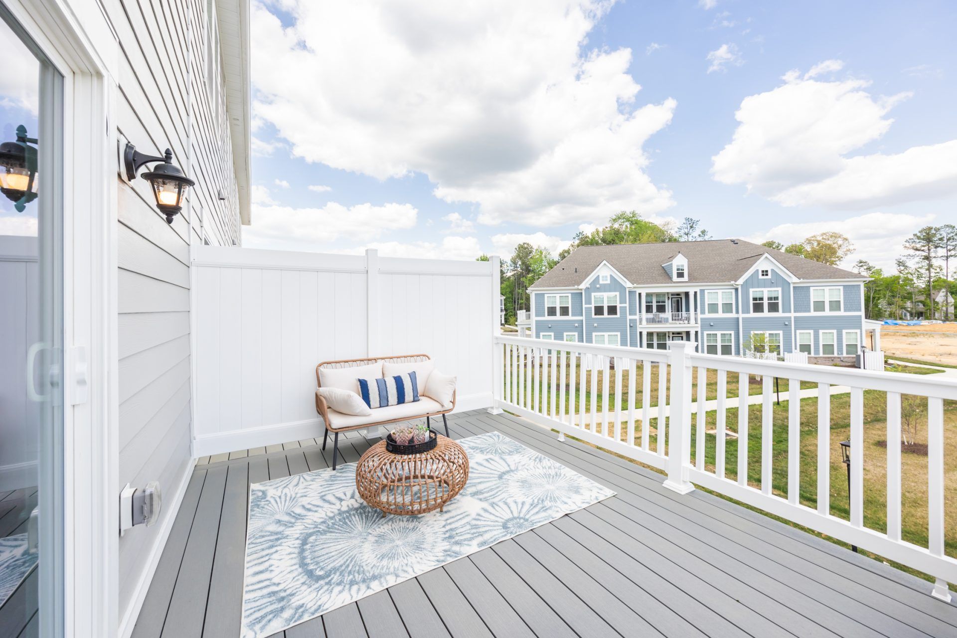 039 HHHunt Homes Donovan Back Deck