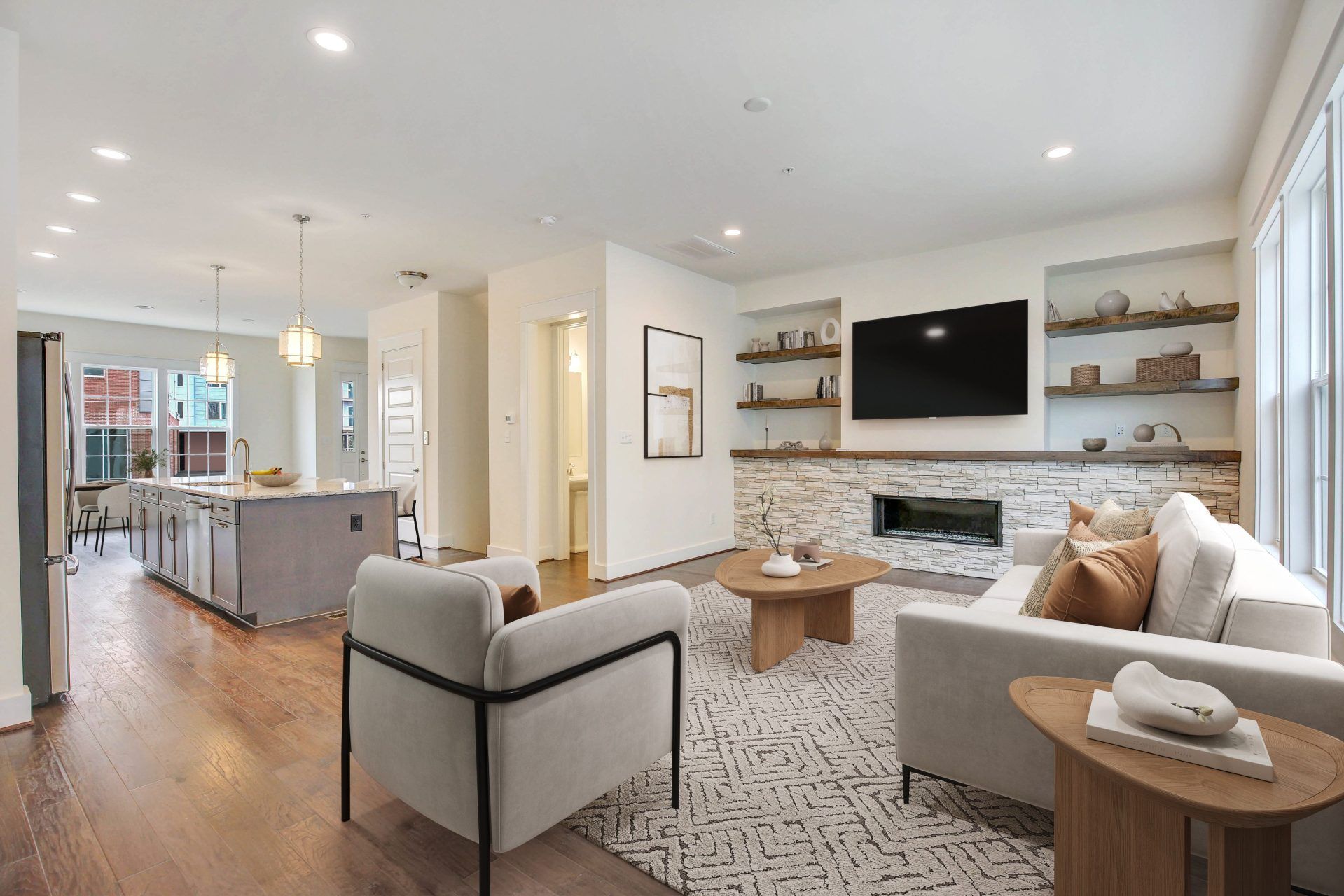 008_Newport-Family Rm Decorated