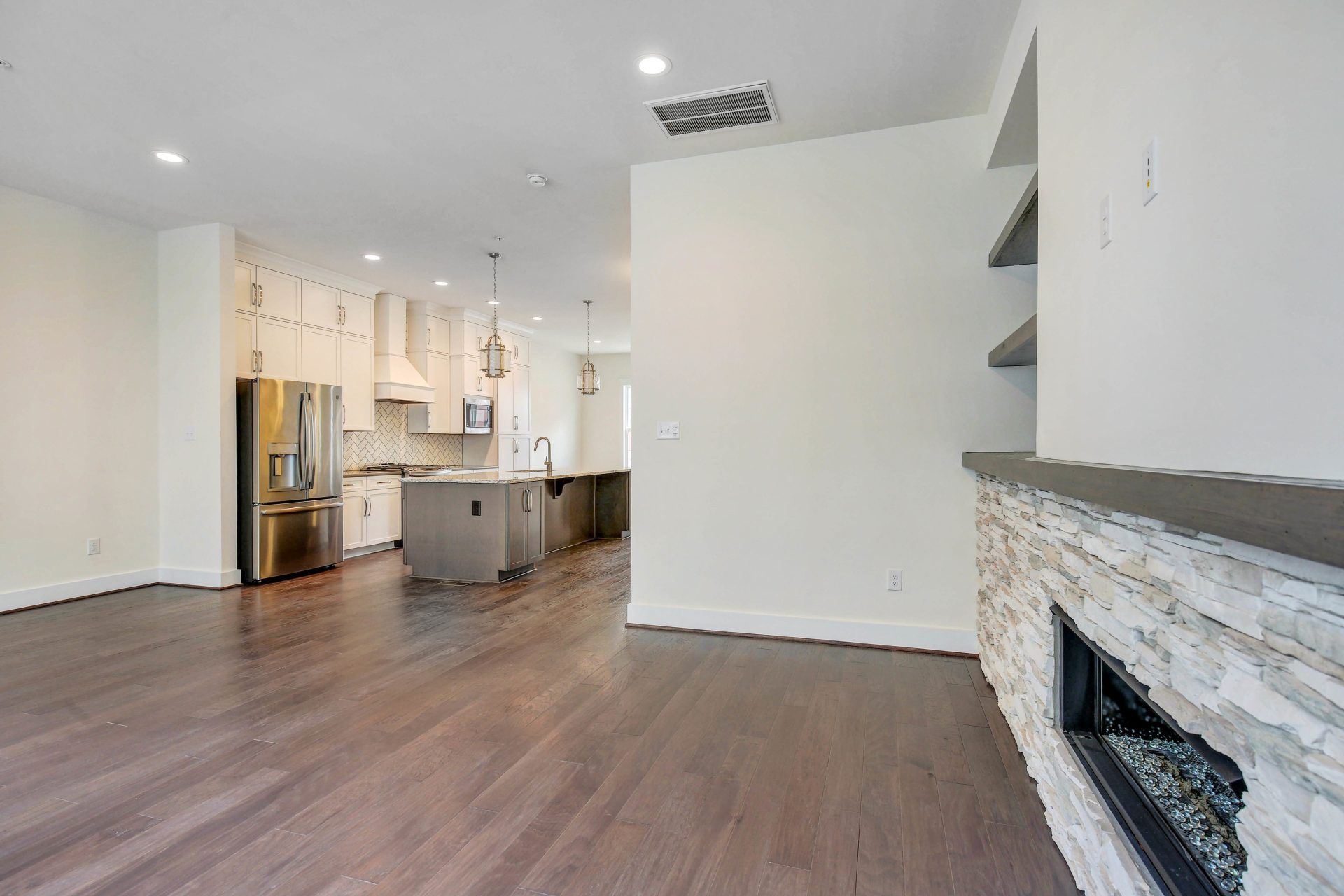 010_Newport_Family Rm