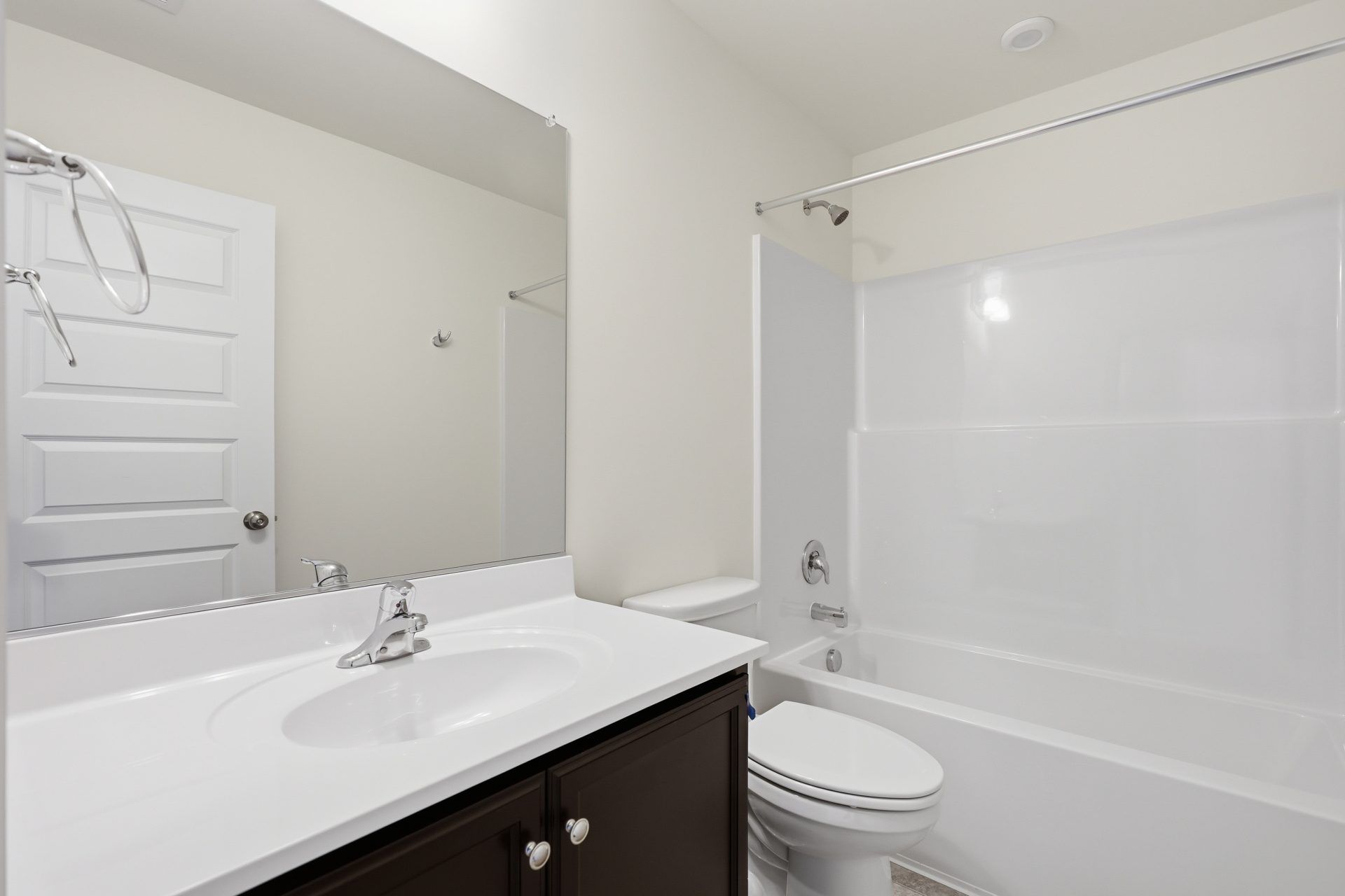 003 HHHunt Homes Haywood First Floor Optional Full Bath