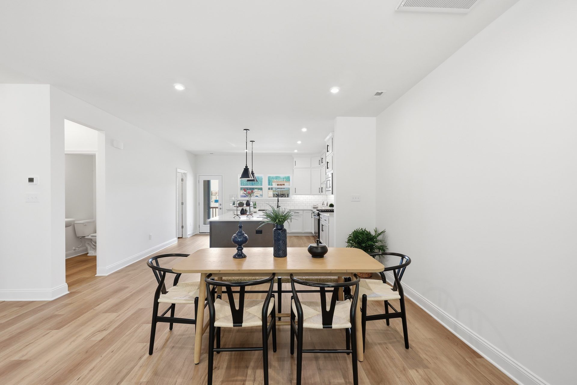 018 HHHunt Homes Alto Dining Area off Kitchen