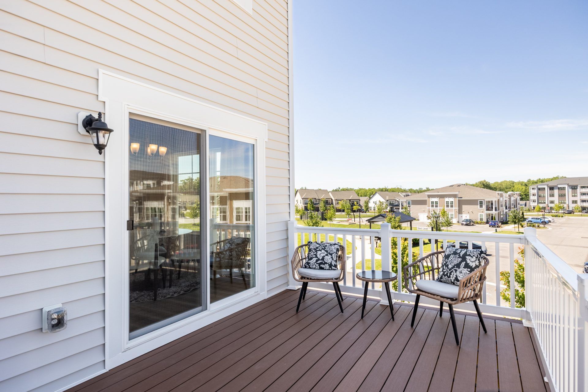 011 HHHunt Homes Donovan Deck