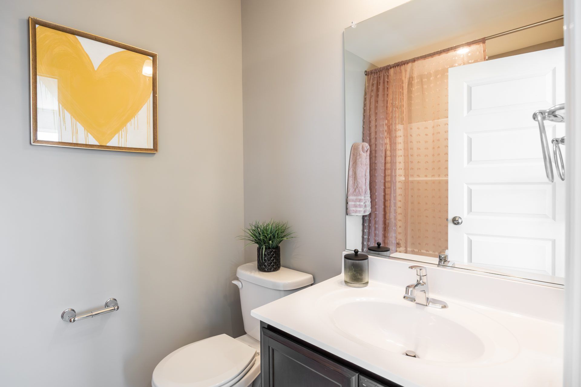032 HHHunt Homes Donovan Bath 2