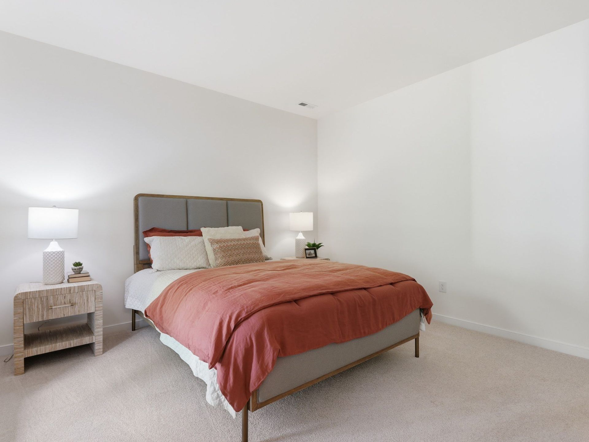003 HHHunt Homes Amherst Guest Bedroom