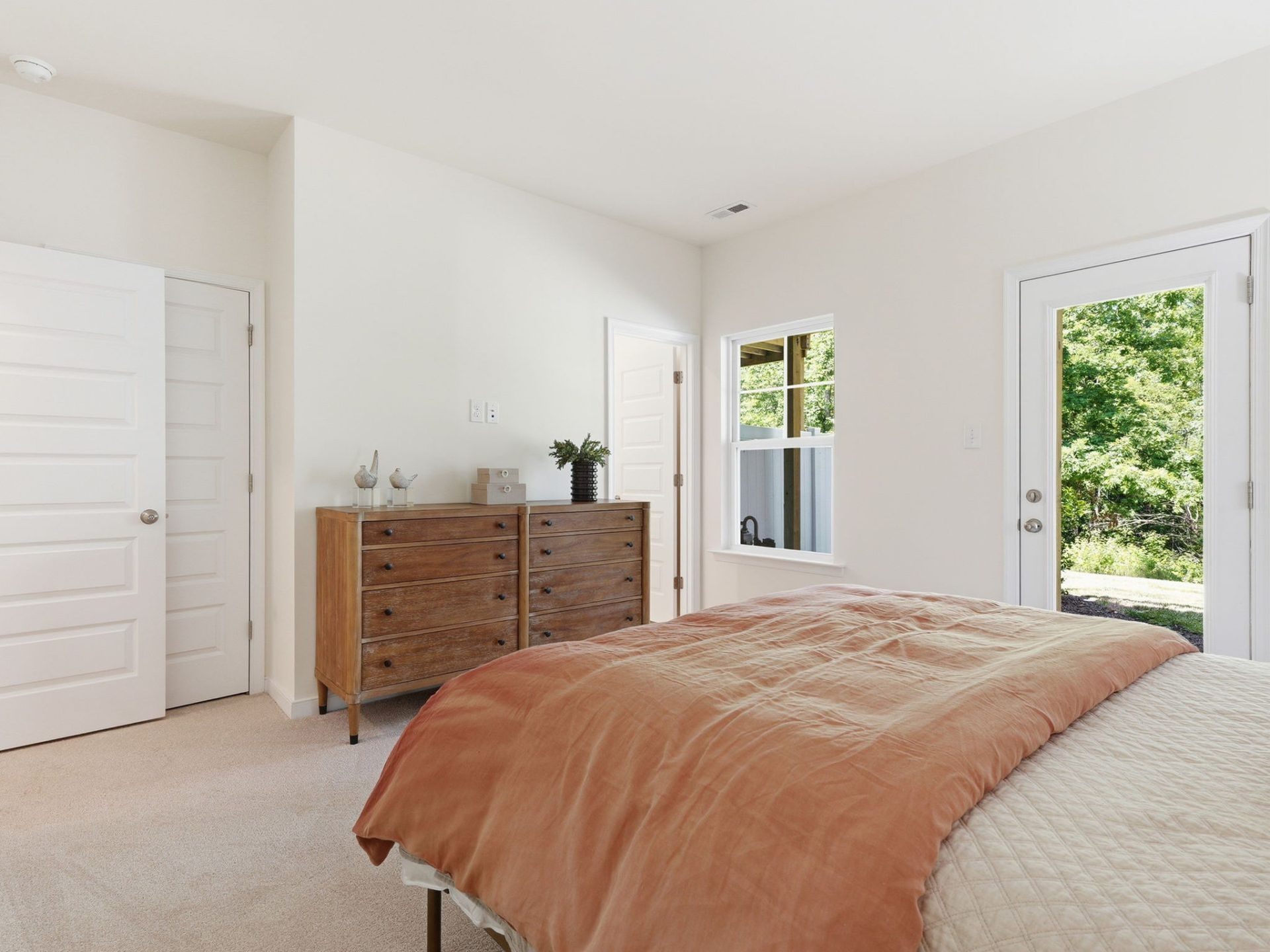 004 HHHunt Homes Amherst Guest Bedroom